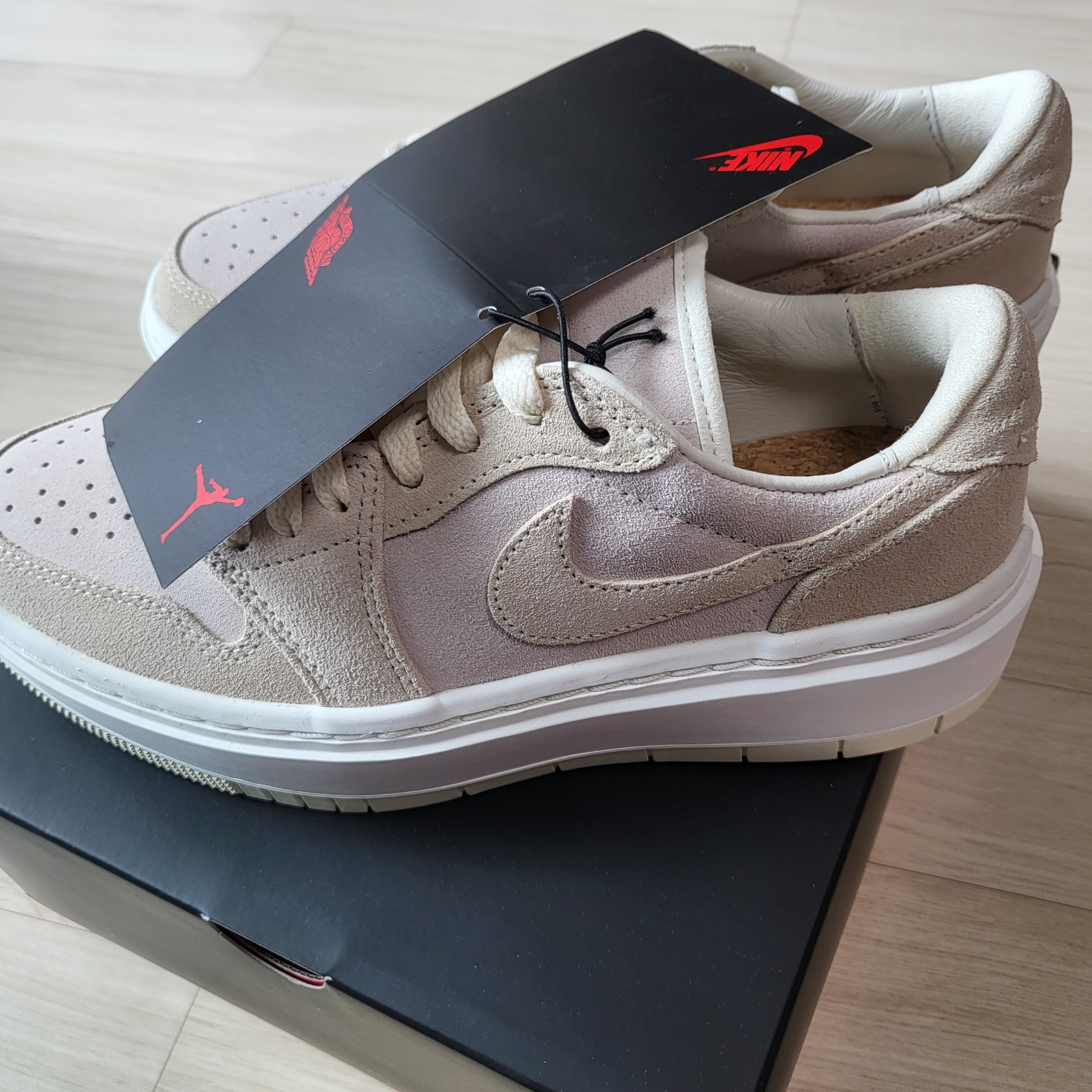 (W) Jordan 1 Elevate Low Coconut Milk 착용 스타일 - 1
