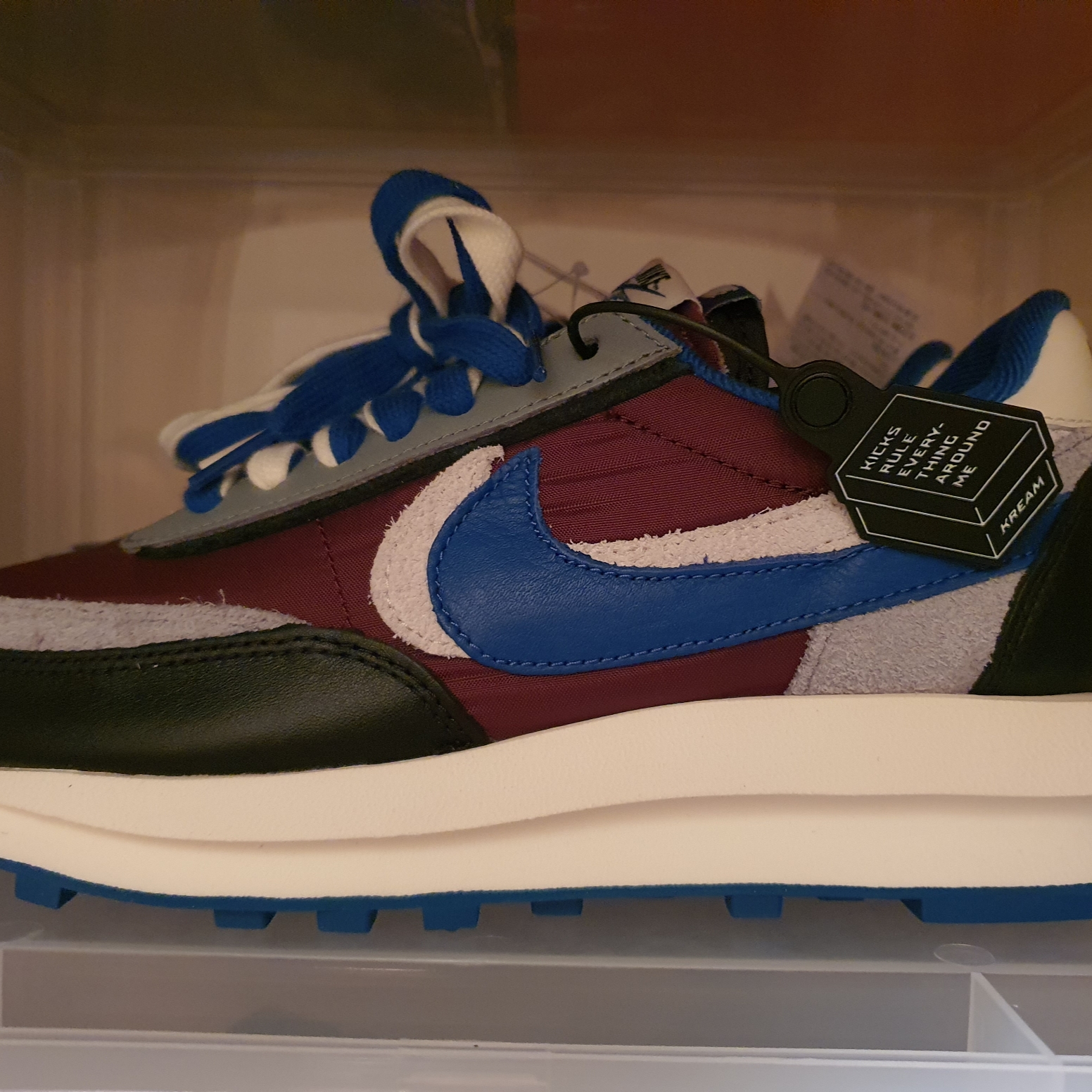 Nike x Sacai x Undercover LDWaffle Night Maroon Team Royal 착용 스타일