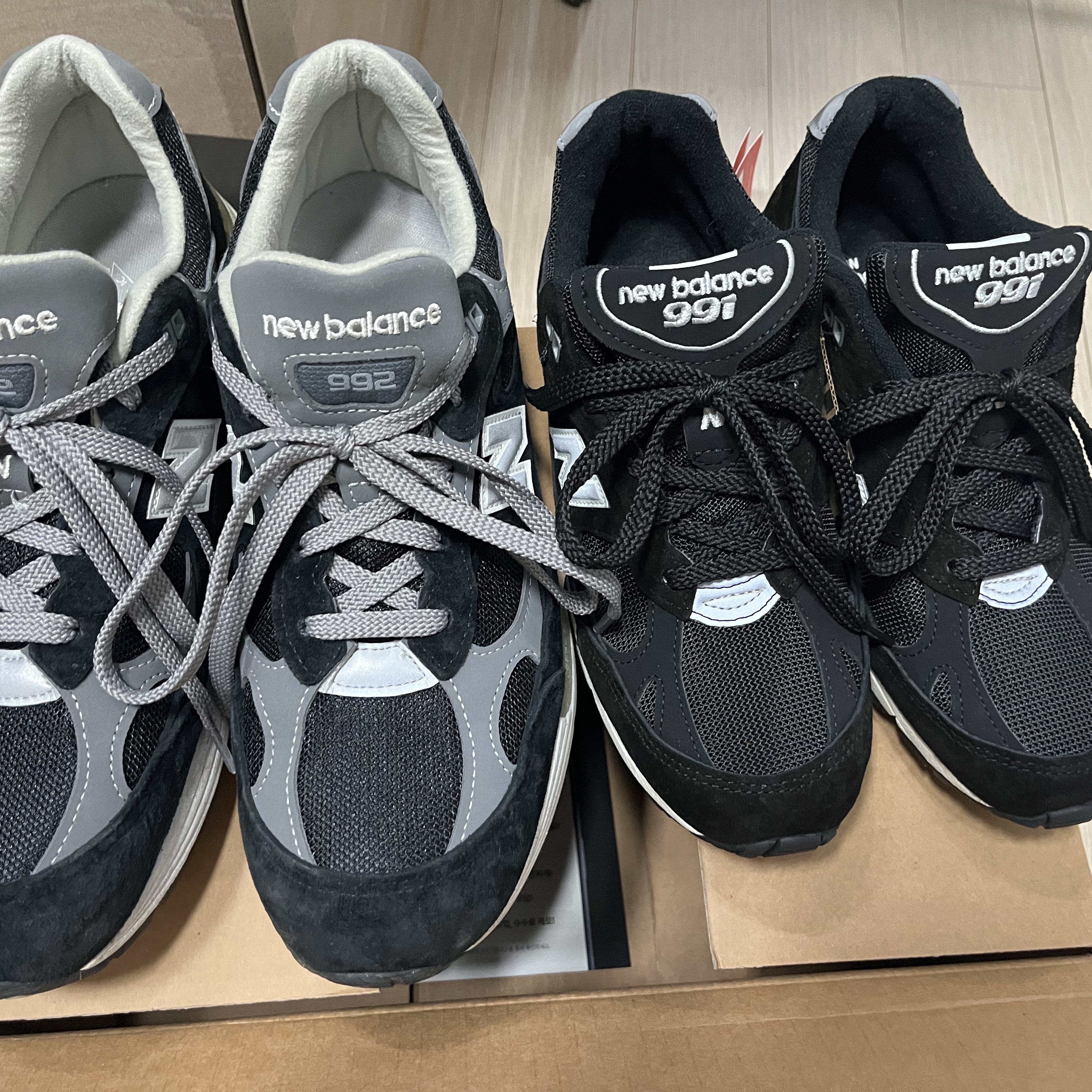 (W) New Balance 991 Made in UK Black Silver 착용 스타일