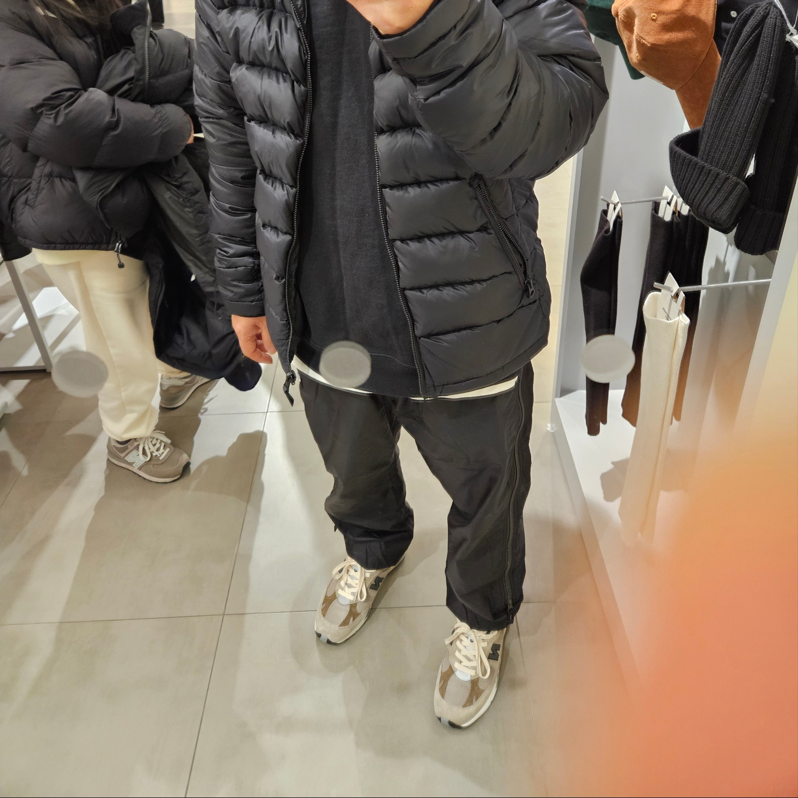 New Balance x JJJJound 991 Made in UK Grey, The North Face City Ecosoul Down Jacket Black 착용 스타일
