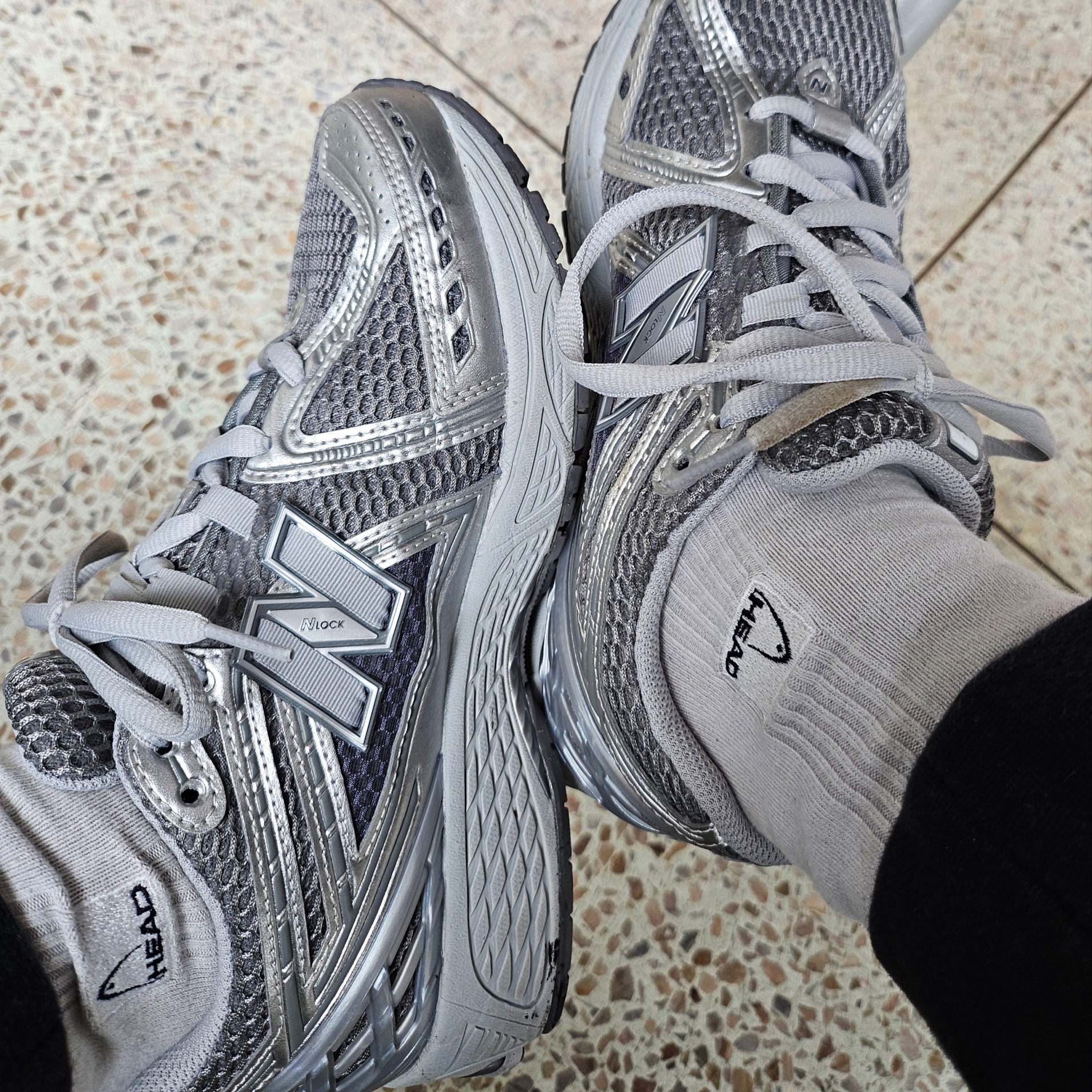 New Balance 1906R Harbor Grey Silver Metalic 착용 스타일
