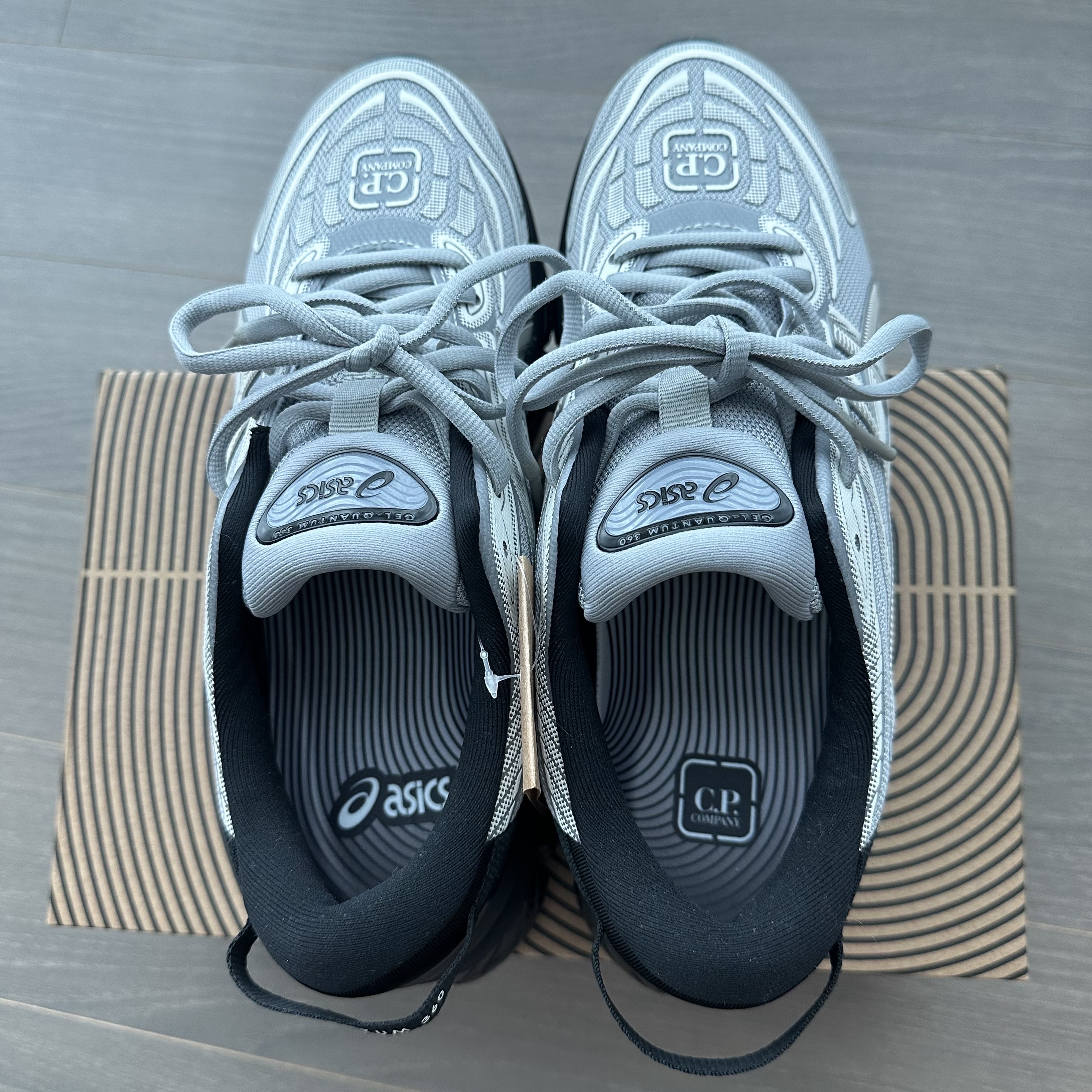 Asics x C.P. Company Gel-Quantum 360 VIII Cement Grey 착용 스타일 - 7