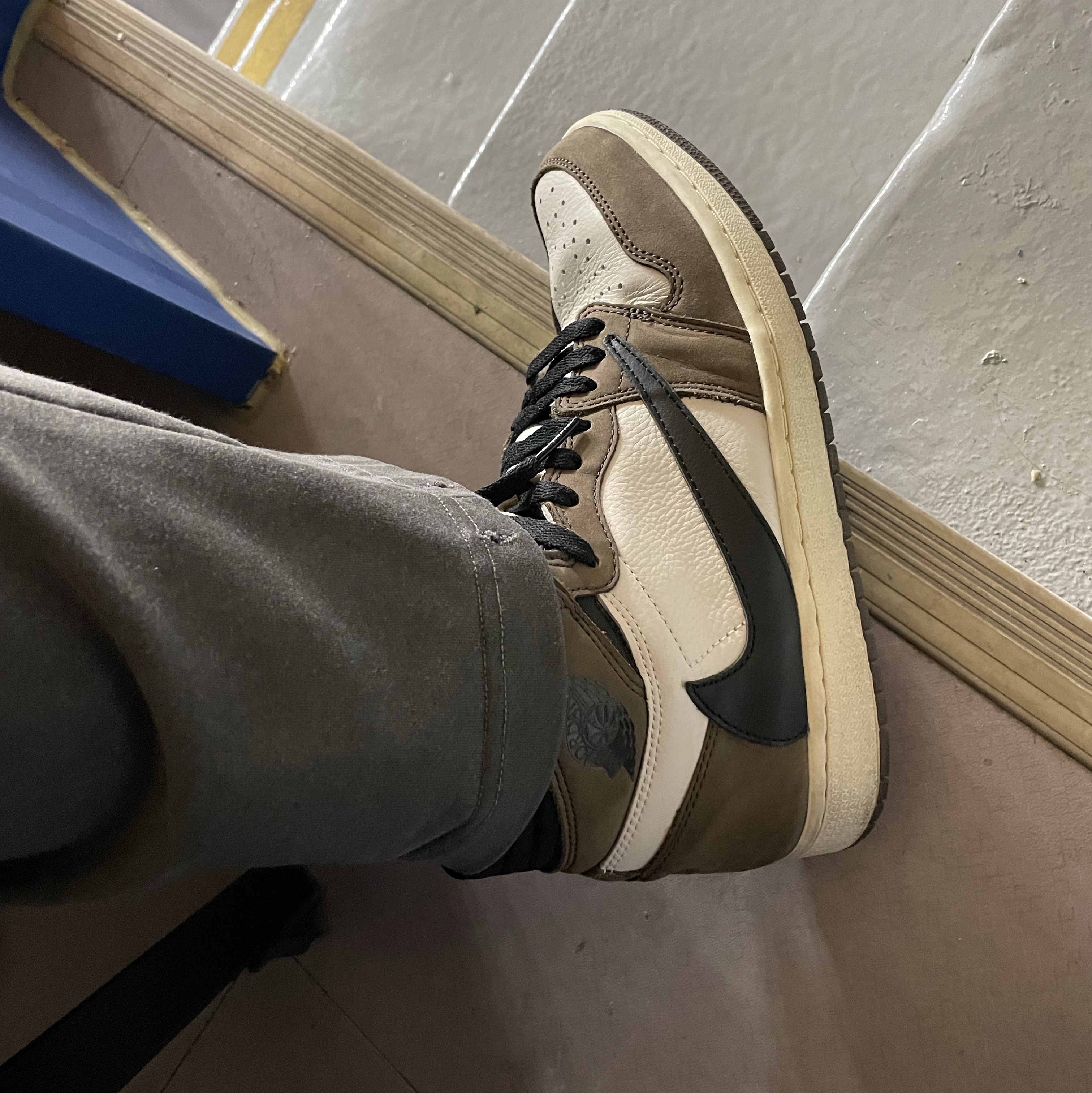 Jordan 1 x Travis Scott Retro High OG SP Mocha 착용 스타일
