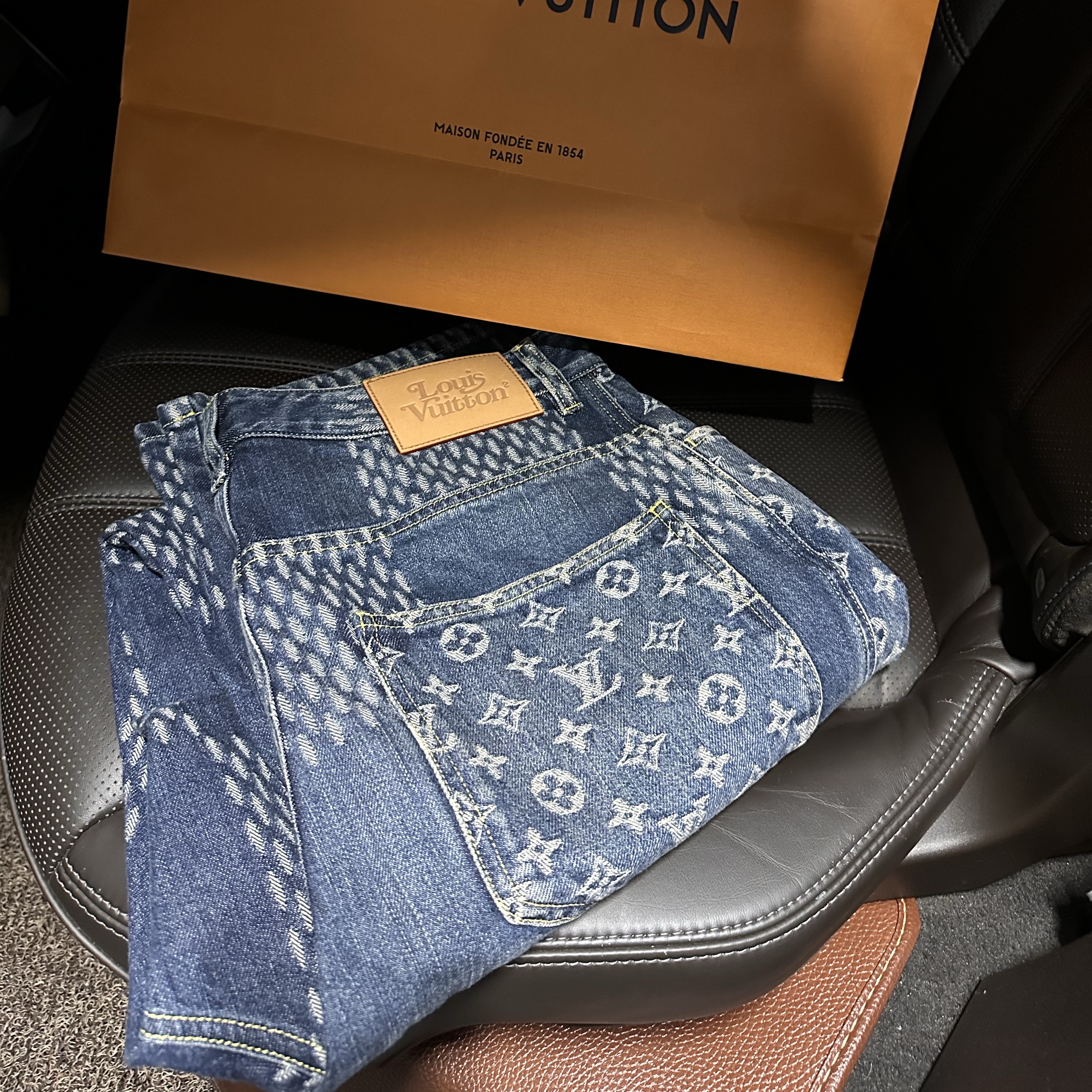 Louis Vuitton Giant Damier Waves Monogram Denim Pants Indigo 착용 스타일