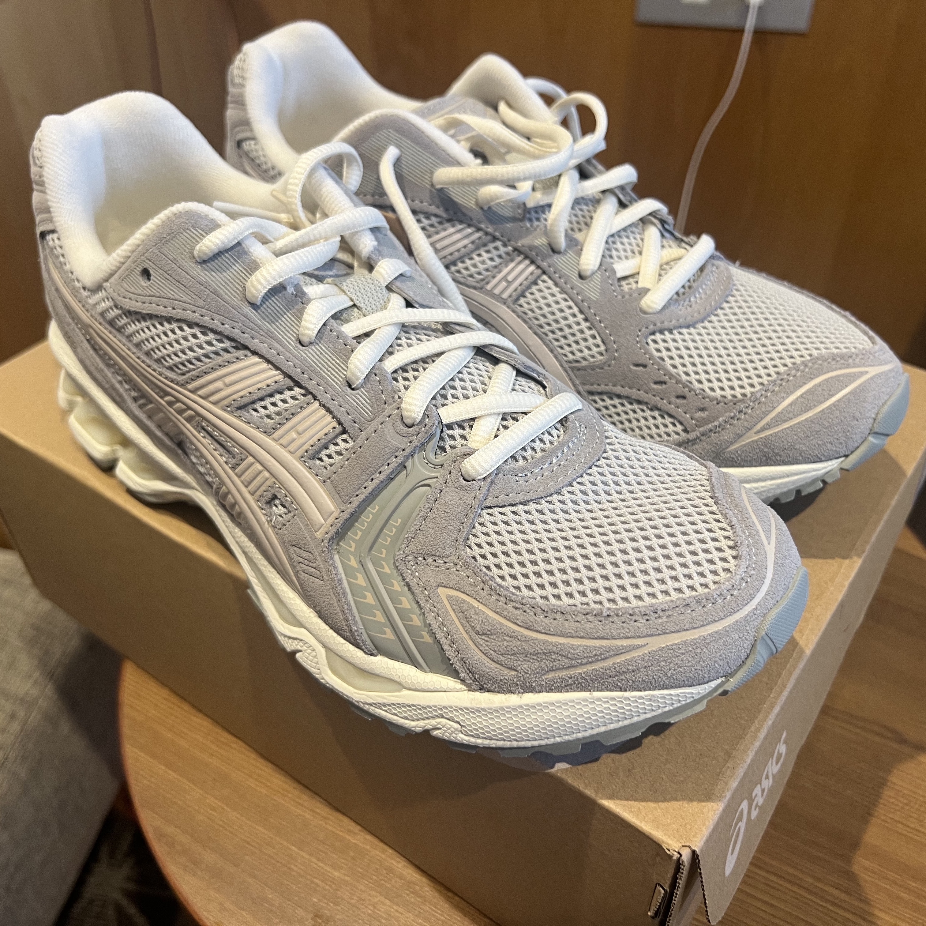 Asics Gel-Kayano 14 White Sage Smoke Grey 착용 스타일