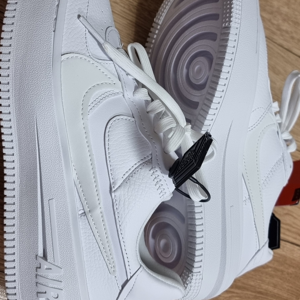(W) Nike Air Force 1 PLT.AF.ORM Triple White 착용 스타일 - 2