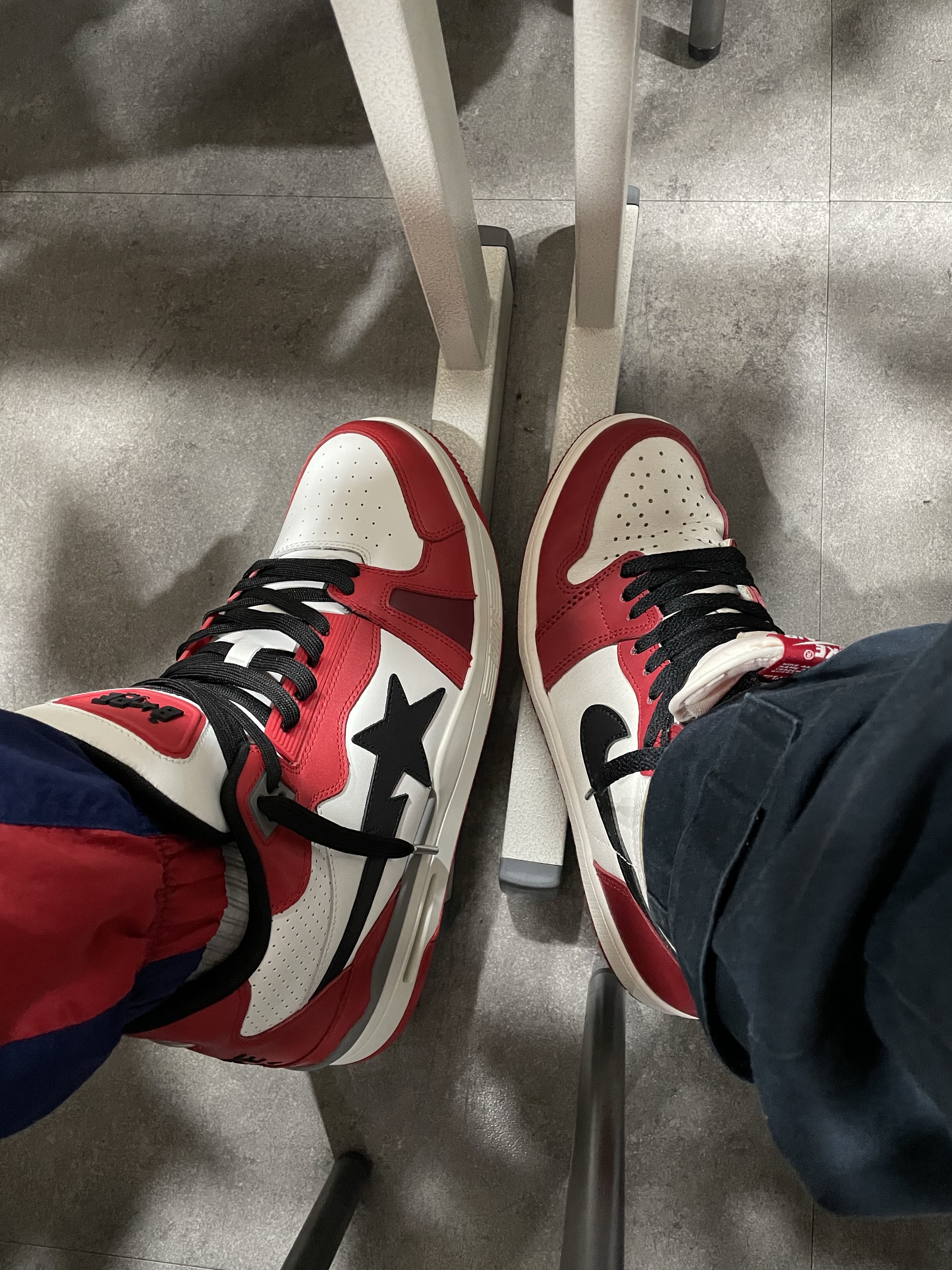 Jordan 1 Retro High OG Chicago 2022, BAPE Clutch Sta 30th Anniversary Multi 착용 스타일