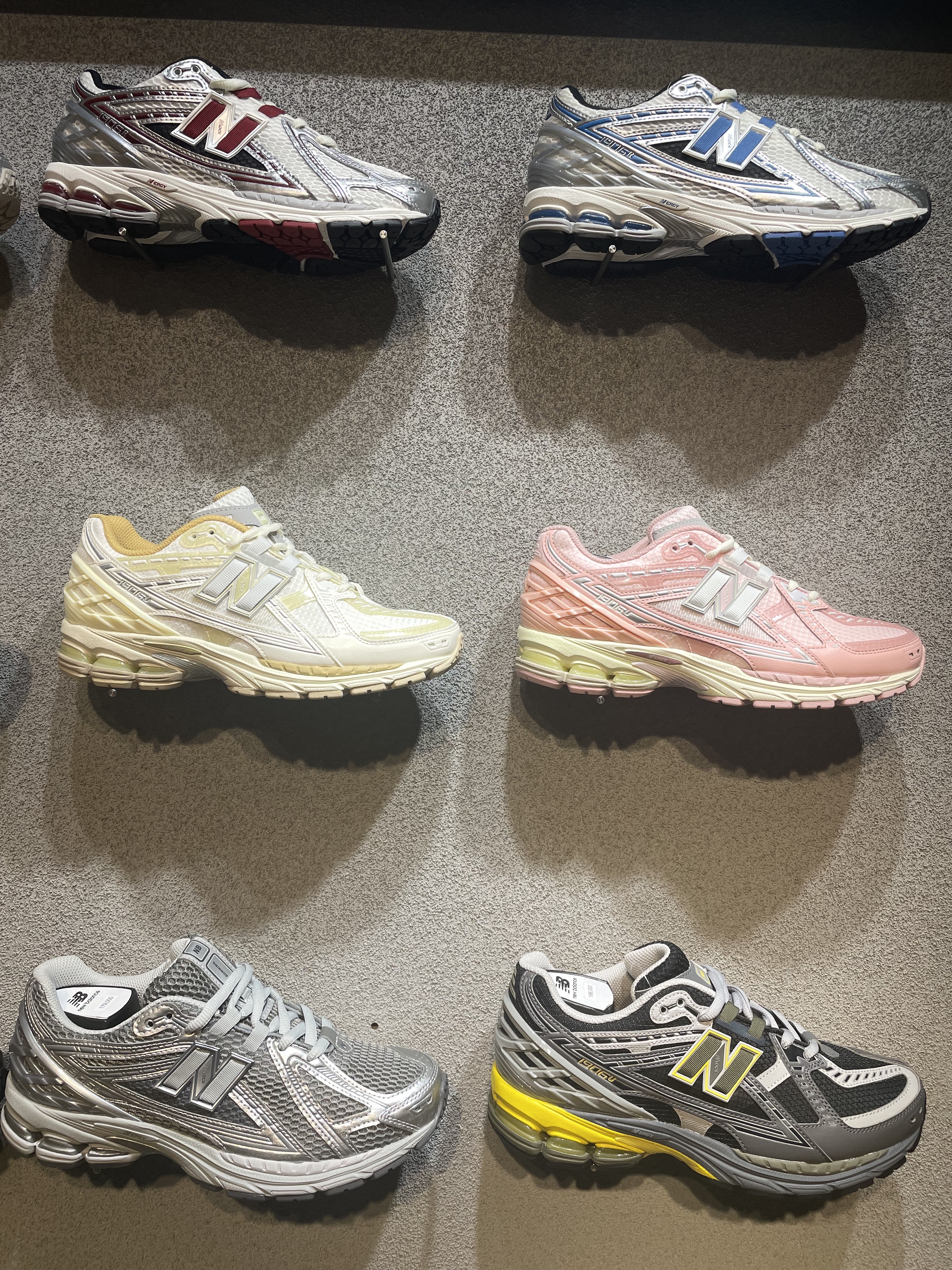 New Balance 1906R Lunar New Year Pink, New Balance 1906R Lunar New Year Cream 착용 스타일