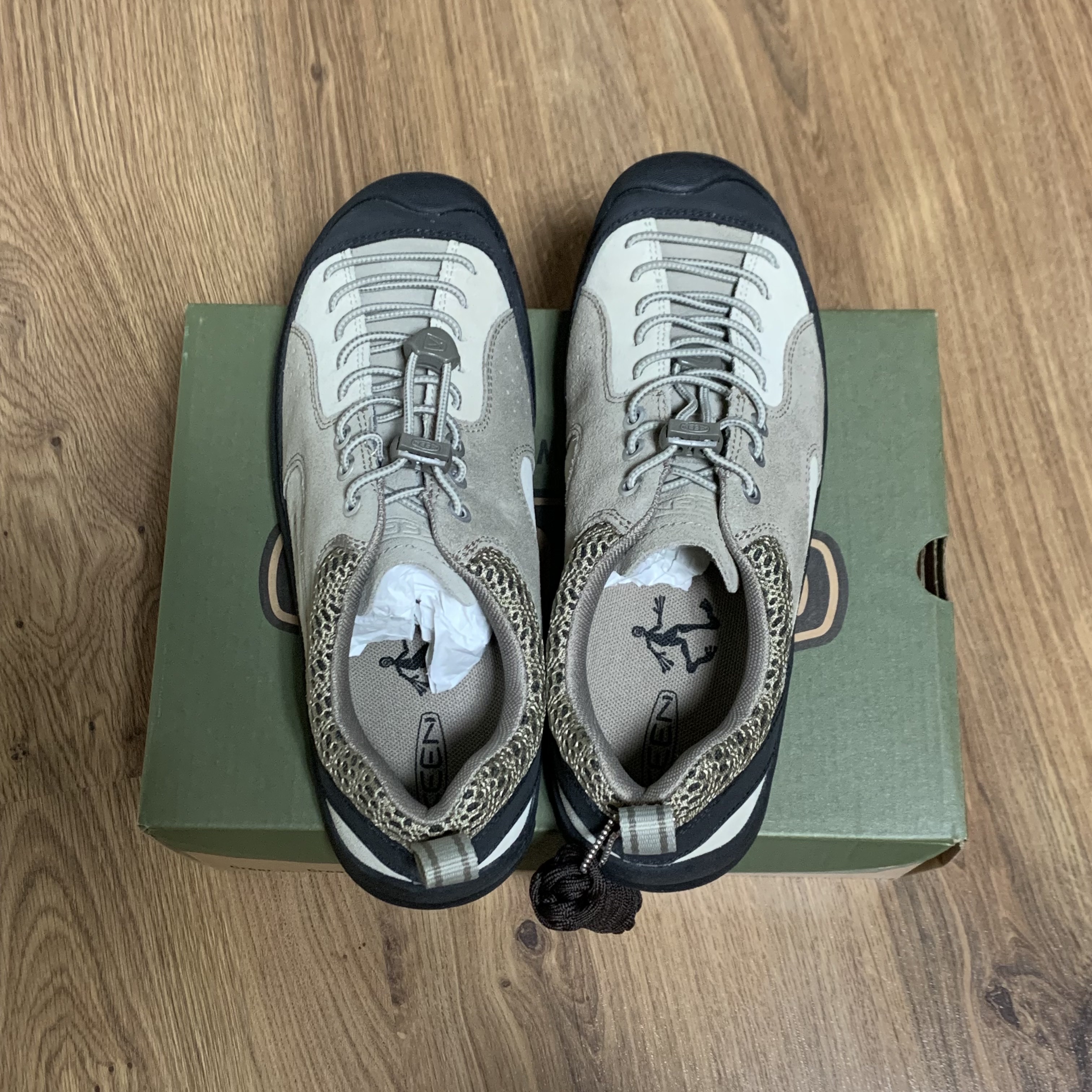 Keen x Hiking Patrol Jasper Rocks SP Sneakers Cuban Beige 착용 스타일 - 4