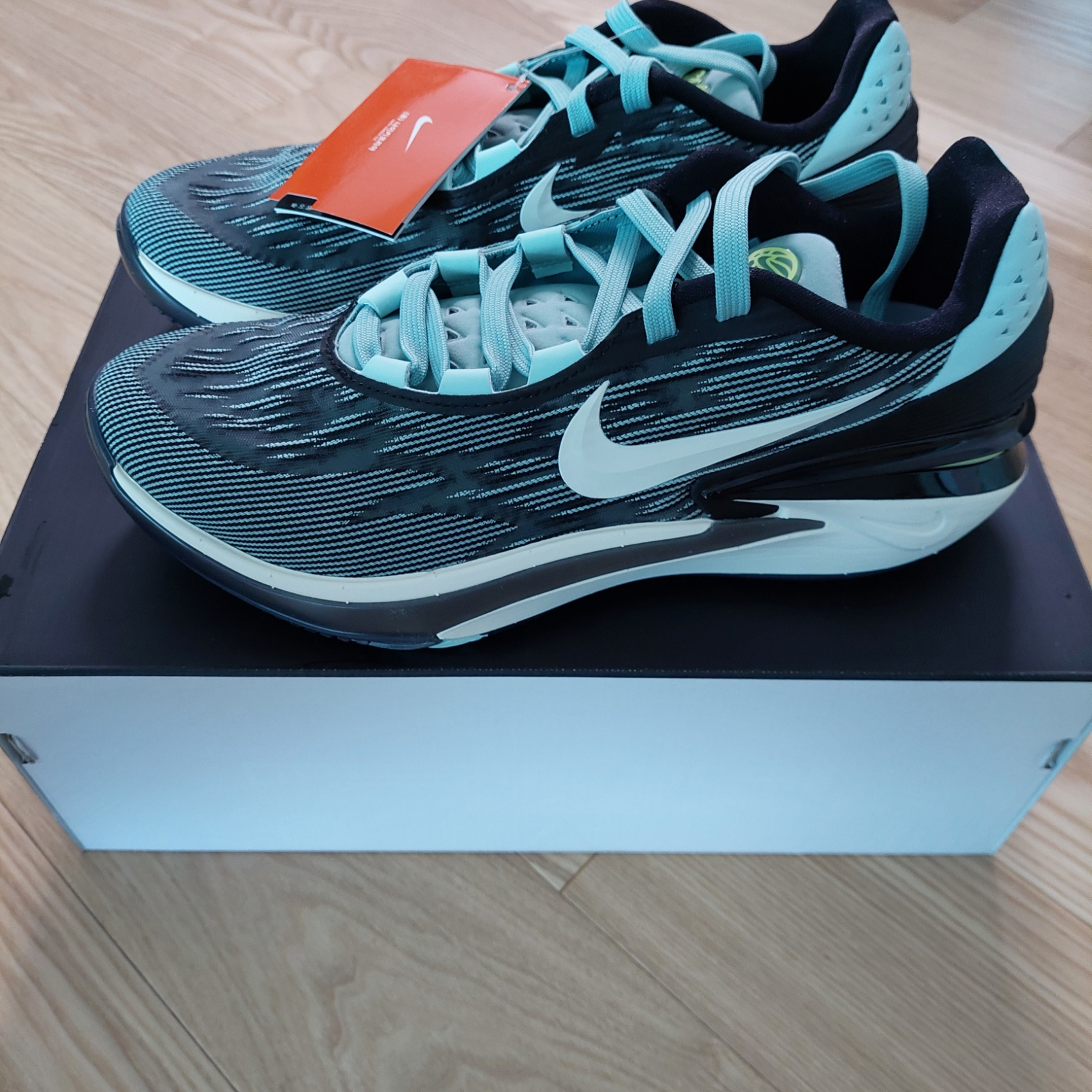 Nike Air Zoom GT Cut 2 EP Jade Ice Black 착용 스타일