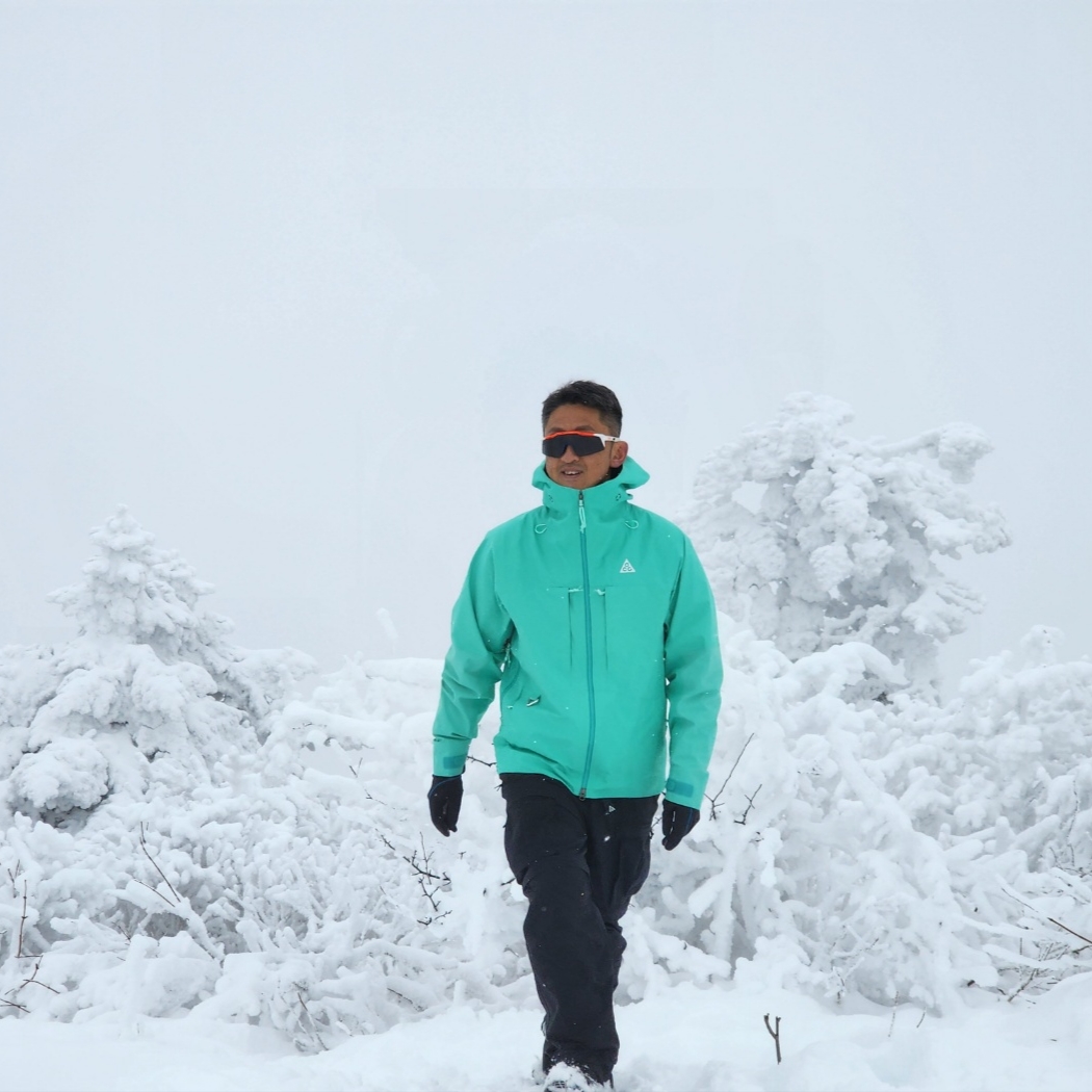 Nike ACG Storm-Fit ADV Gore-Tex Misery Ridge Jacket Light Menta - Asia, Nike ACG Smith Summit Cargo Pants Black Anthracite - Asia 착용 스타일 - 6