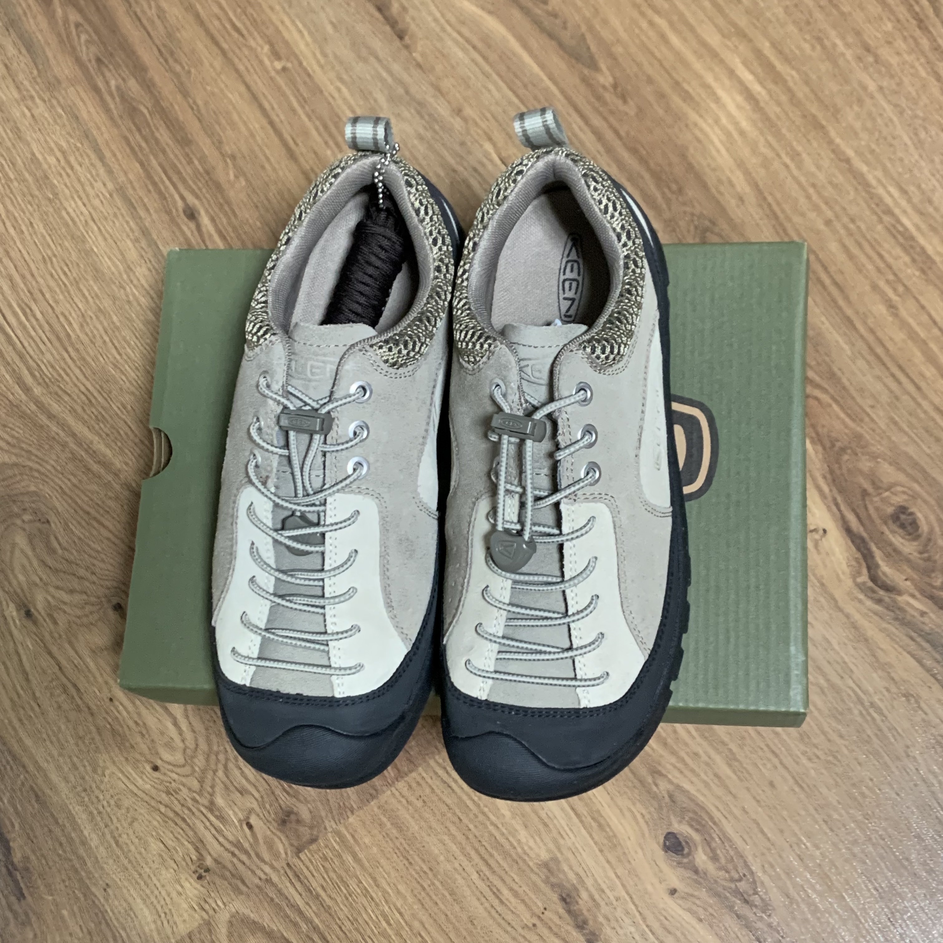Keen x Hiking Patrol Jasper Rocks SP Sneakers Cuban Beige 착용 스타일 - 2