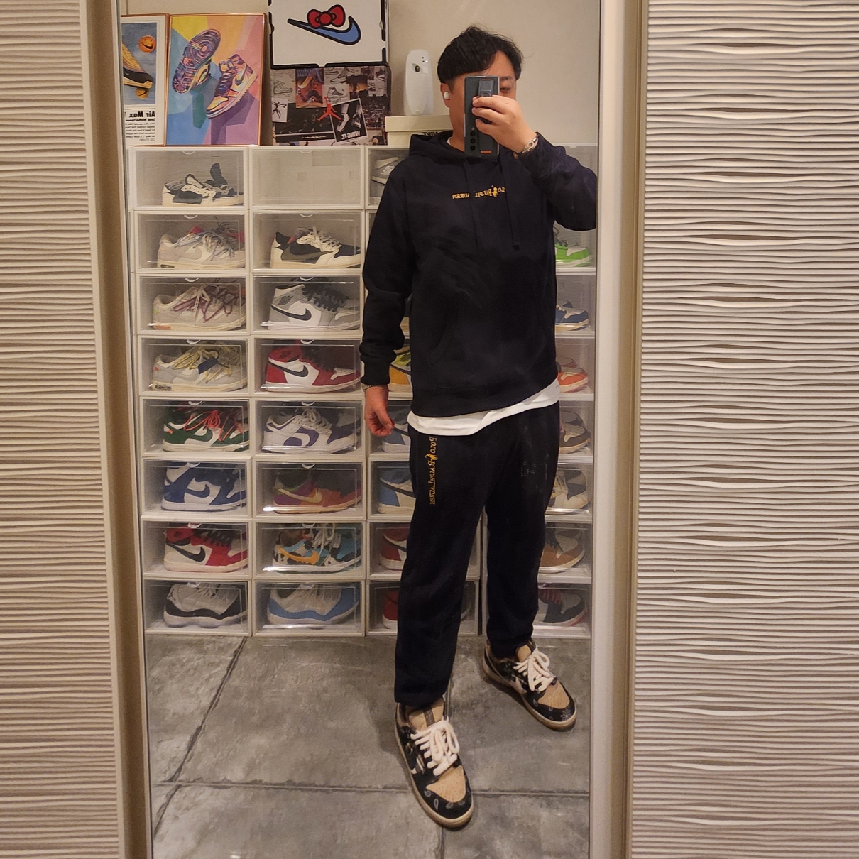 Nike x Travis Scott SB Dunk Low, (W) Jordan 1 x Travis Scott Retro Low OG SP Medium Olive 착용 스타일