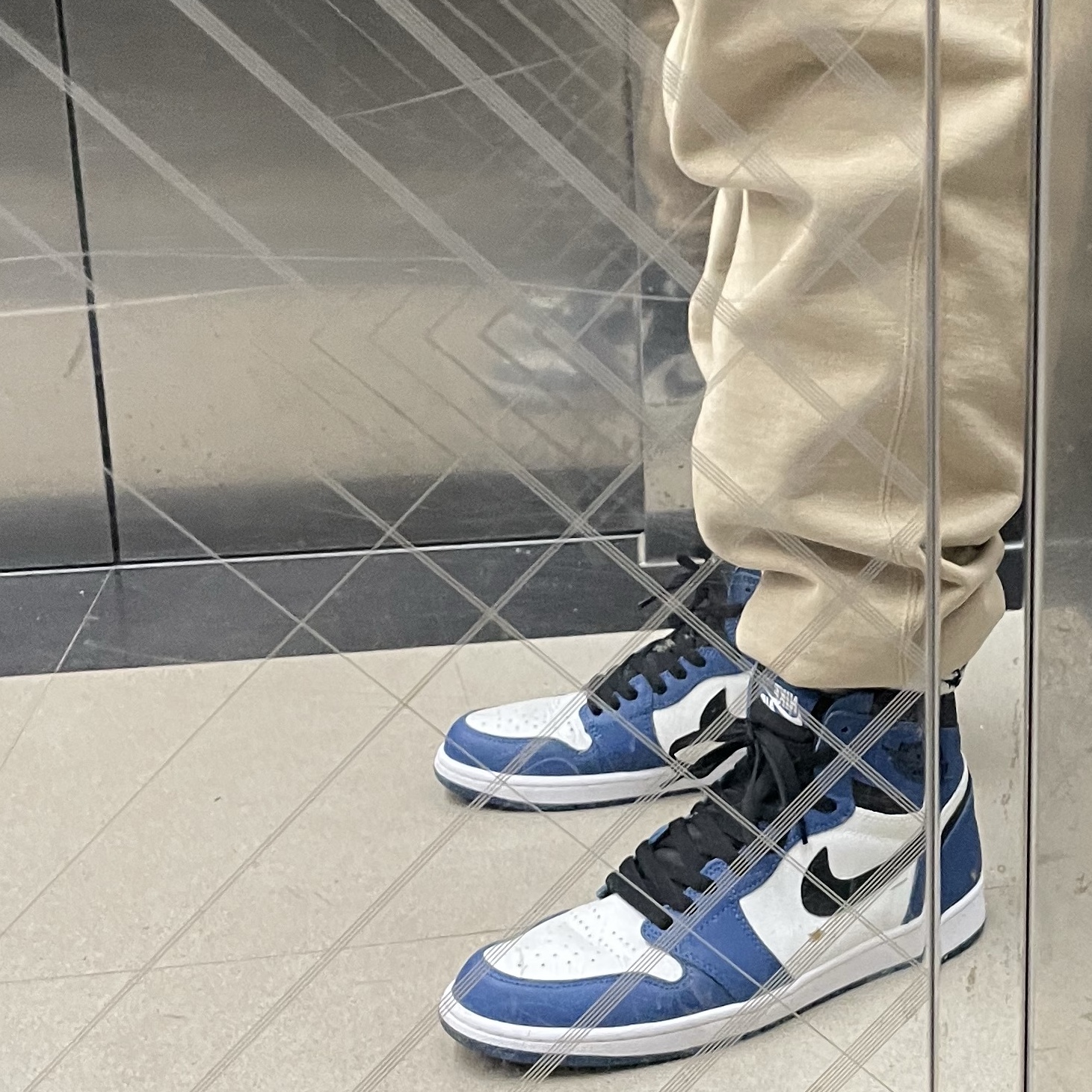 Jordan 1 Retro High OG Dark Marina Blue 착용 스타일