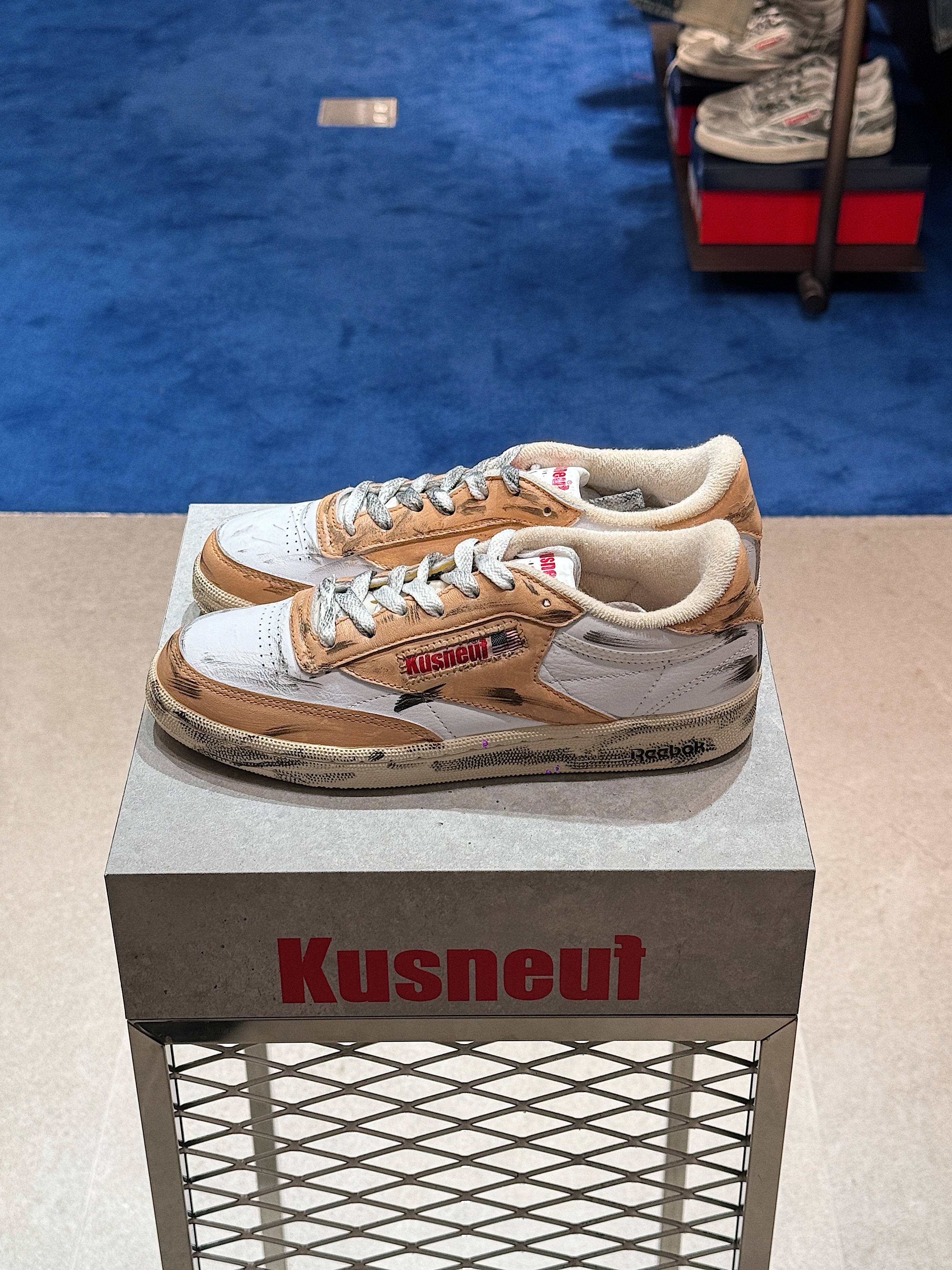 Reebok Club C 85 Vintage Retro White, (W) Chanel Beanie Cashmere & Ecru 착용 스타일 - 4