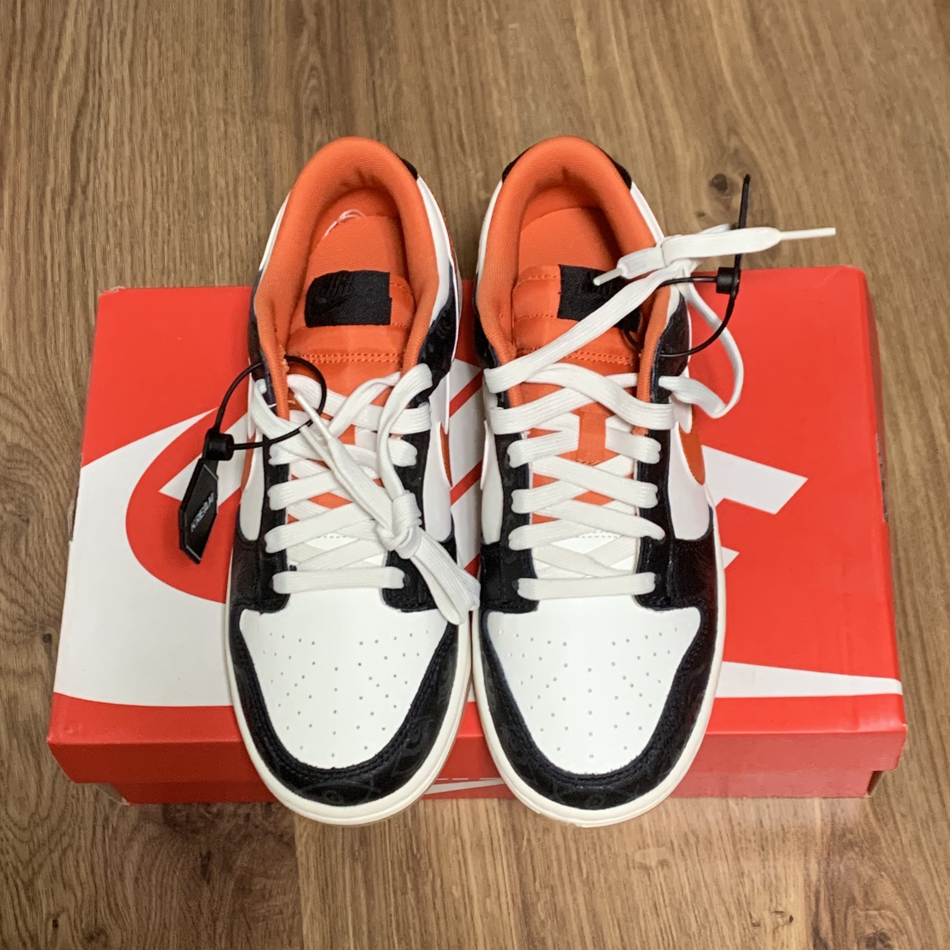 Nike Dunk Low Retro PRM Halloween 착용 스타일 - 2