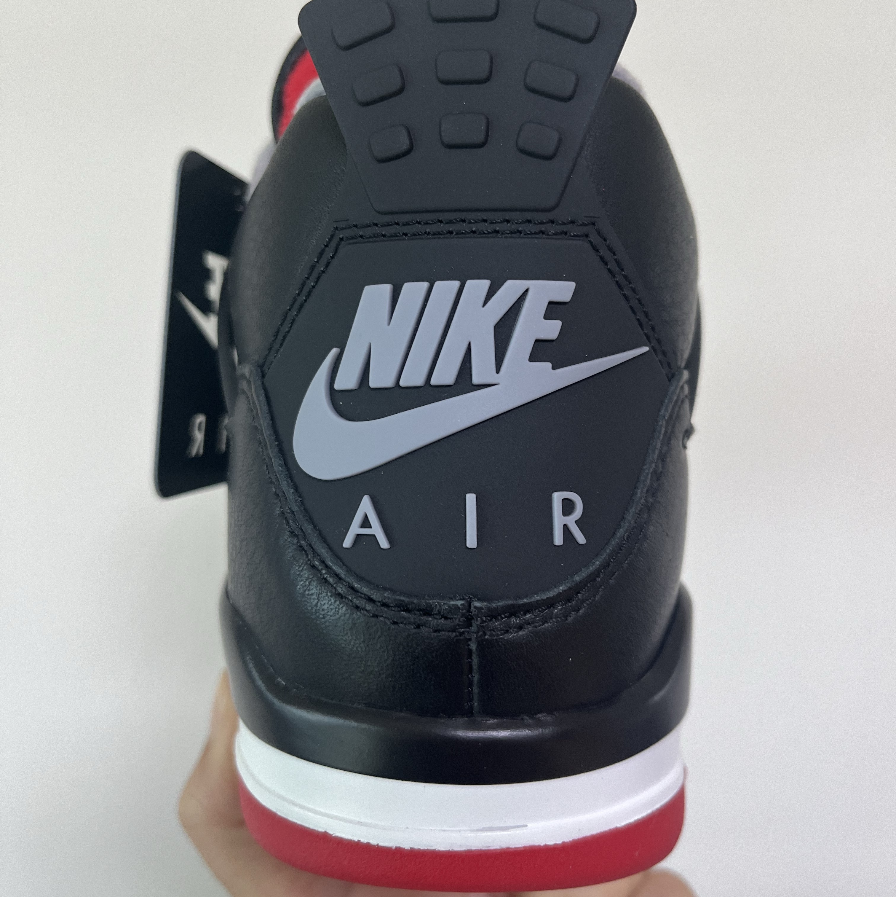 Jordan 4 Retro Bred Reimagined 착용 스타일 - 3