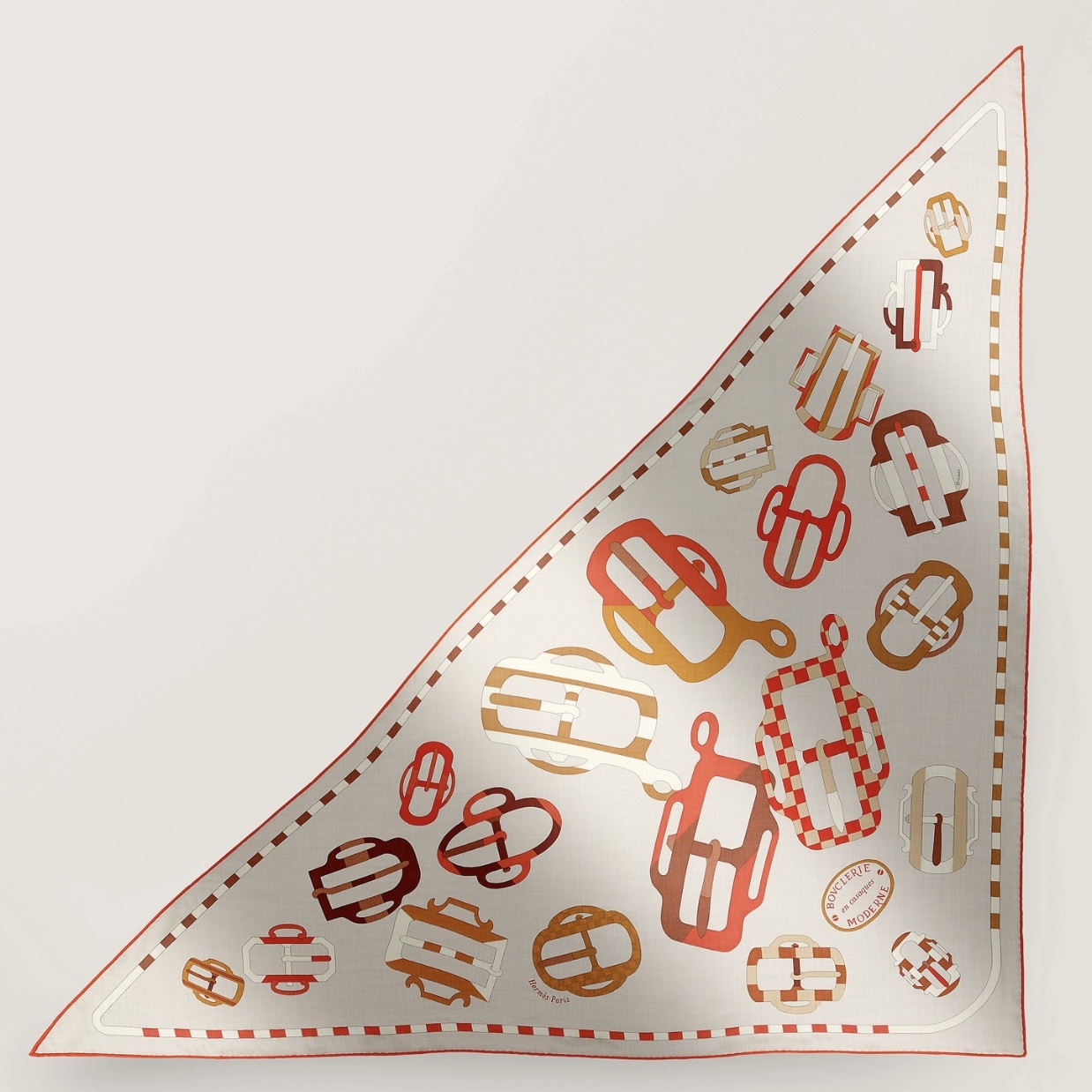 (W) Hermes Bouclerie Moderne En Casaques Giant Triangle Grege Orange Mondore 착용 스타일 - 3