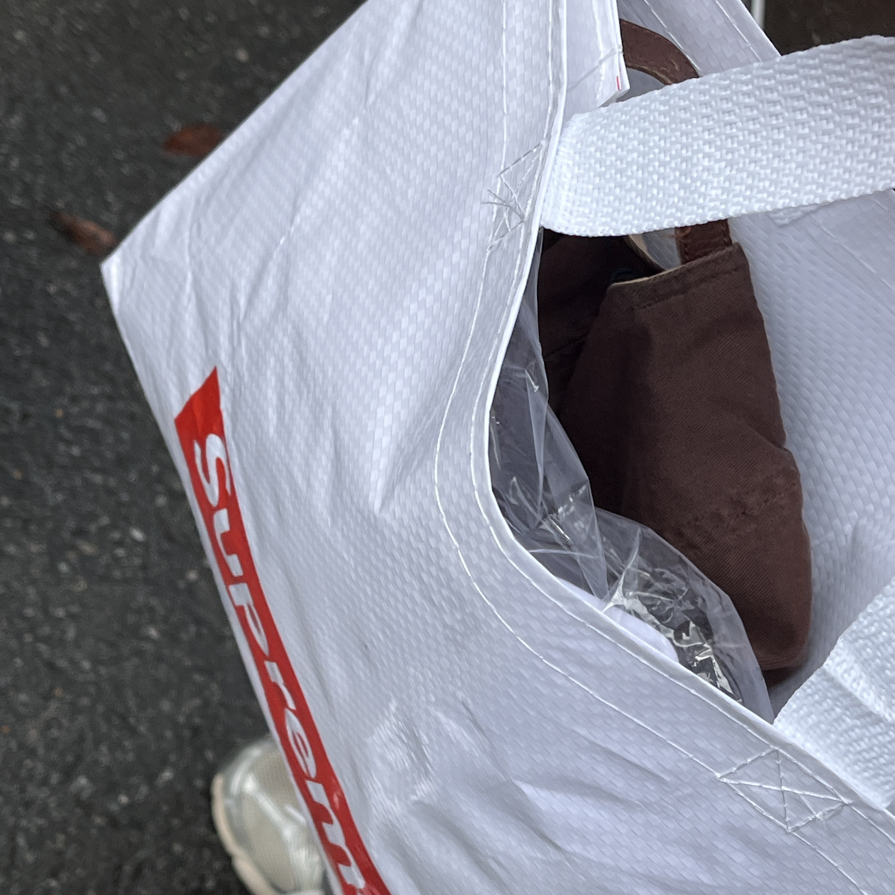 Stussy Tough Gear Hoodie Black, Supreme Crew 96 T-Shirt White - 24SS 착용 스타일 - 4