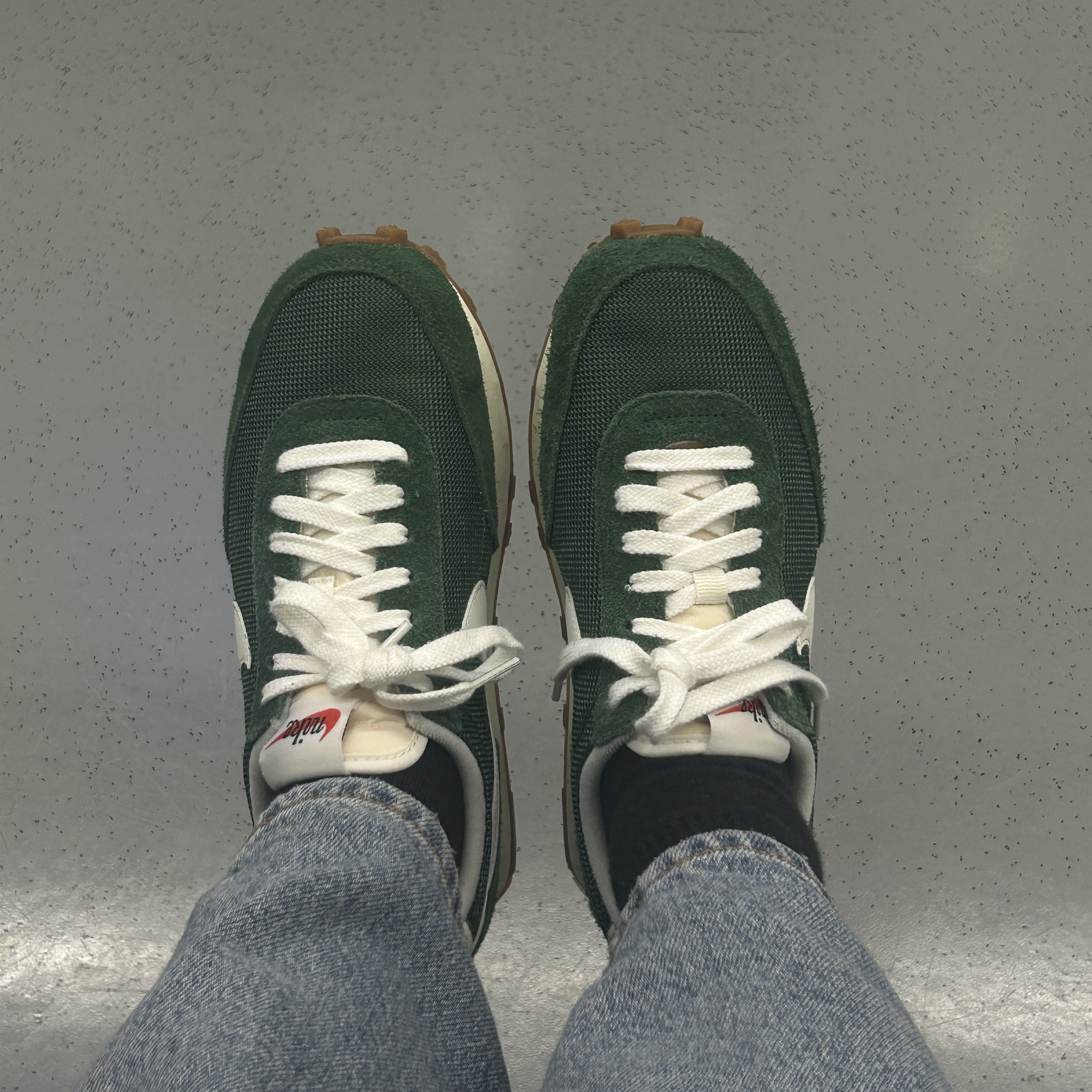 (W) Nike Daybreak Vintage Fir Coconut Milk 착용 스타일