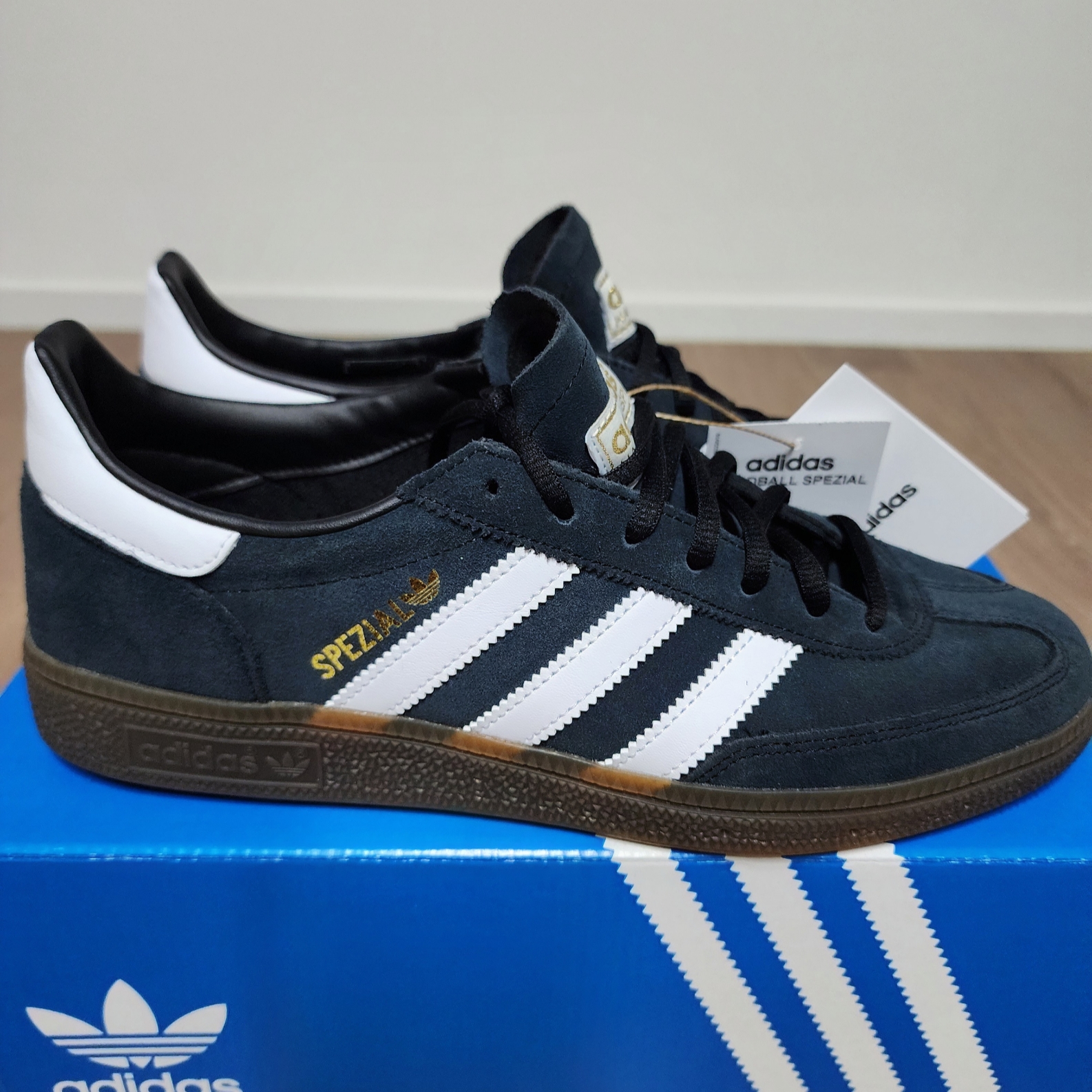 Adidas Spezial Handball Core Black 착용 스타일 - 2