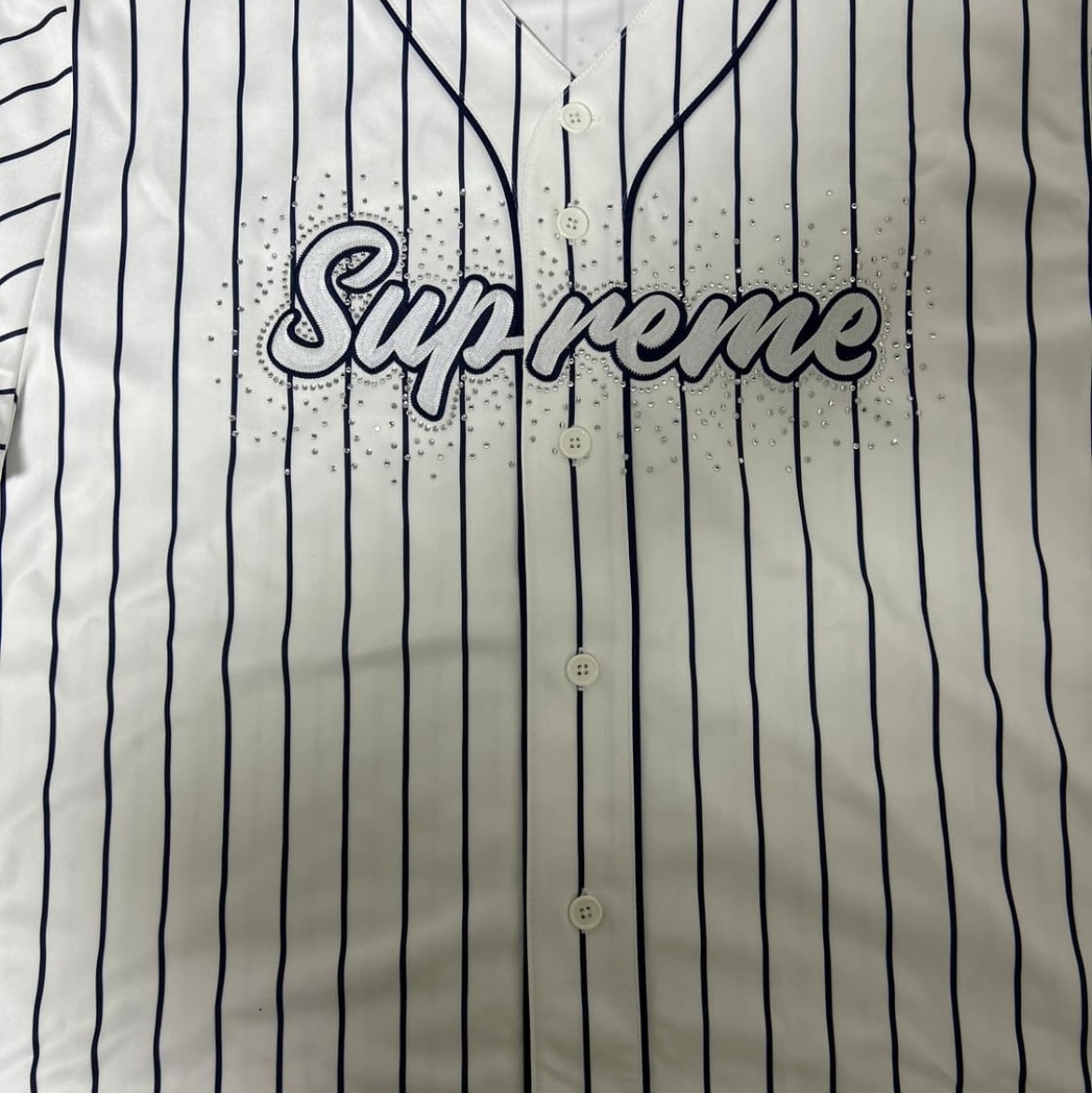 Supreme Rhinestone Baseball Jersey Pinstripe - 20SS 착용 스타일 - 1