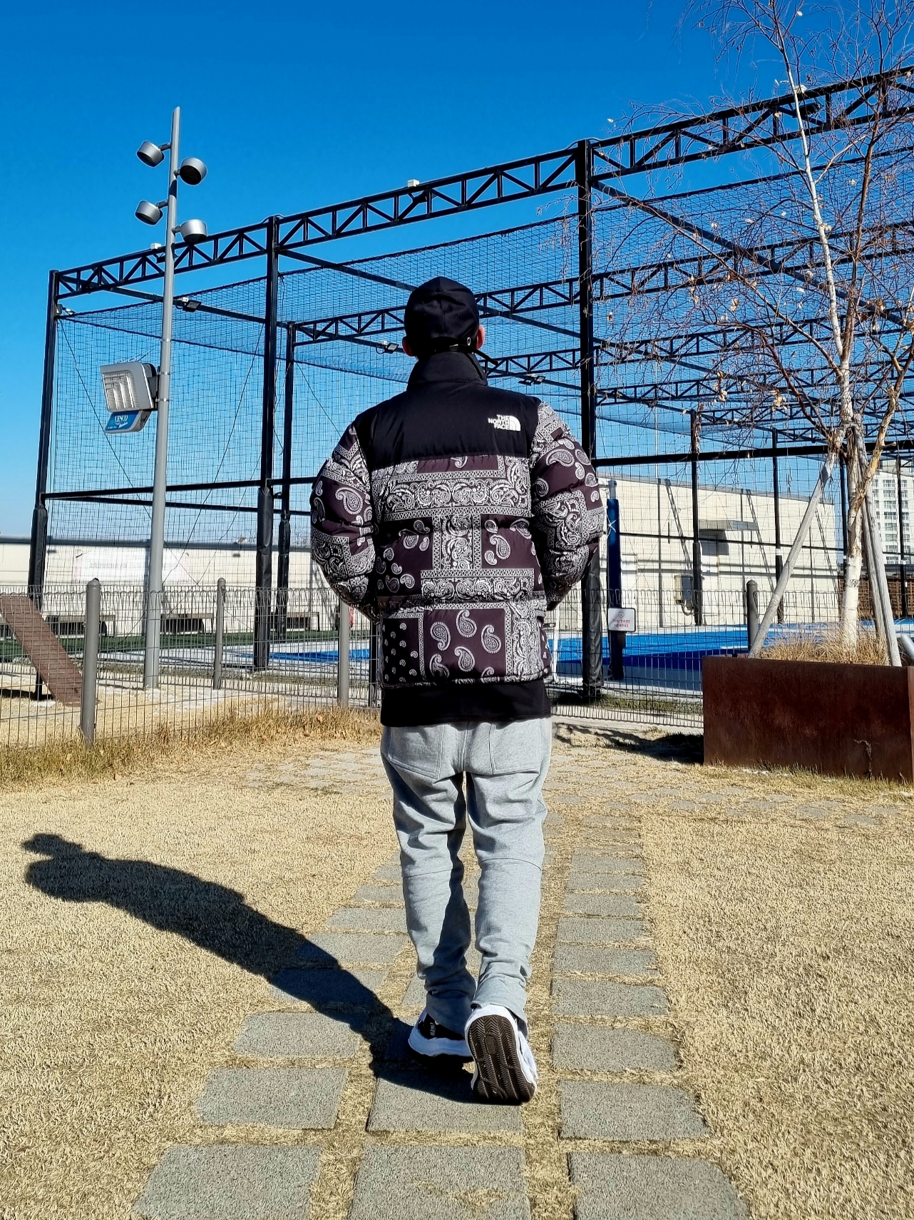 The North Face Nuptse Down Jacket Black 착용 스타일