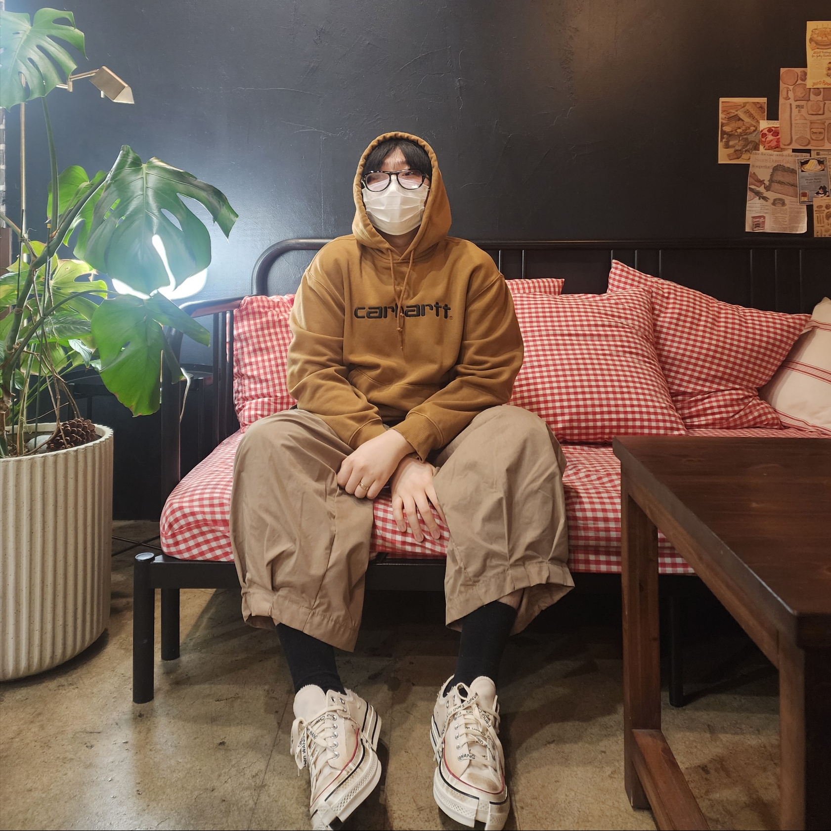 Converse x Feng Chen Wang Chuck 70 Ox 2-in-1 Brown Rice, Gentle Monster Oaa 01(V) Black 착용 스타일 - 3