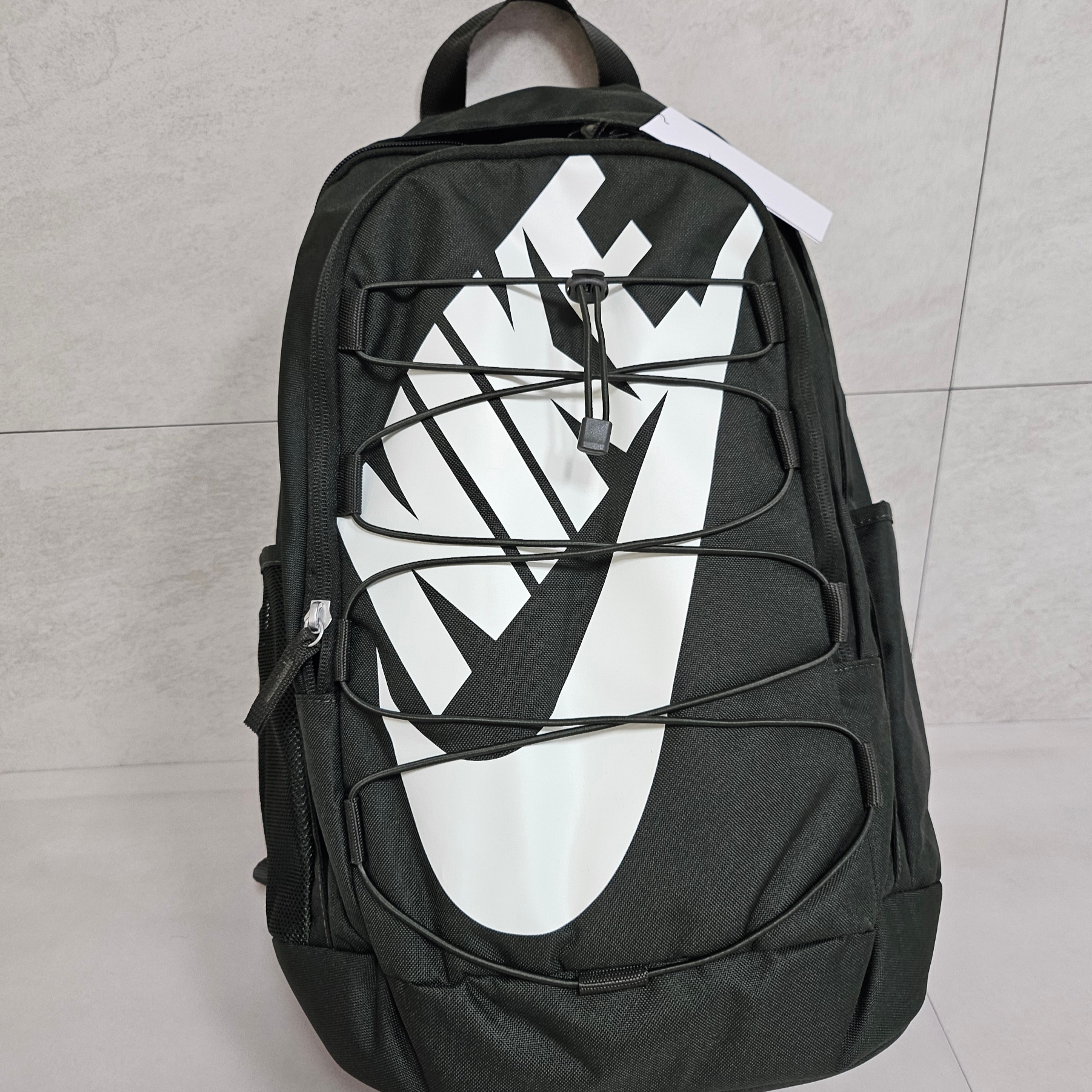 Nike Hayward 2.0 Backpack 26L Sequoia Barely Green 착용 스타일 - 2