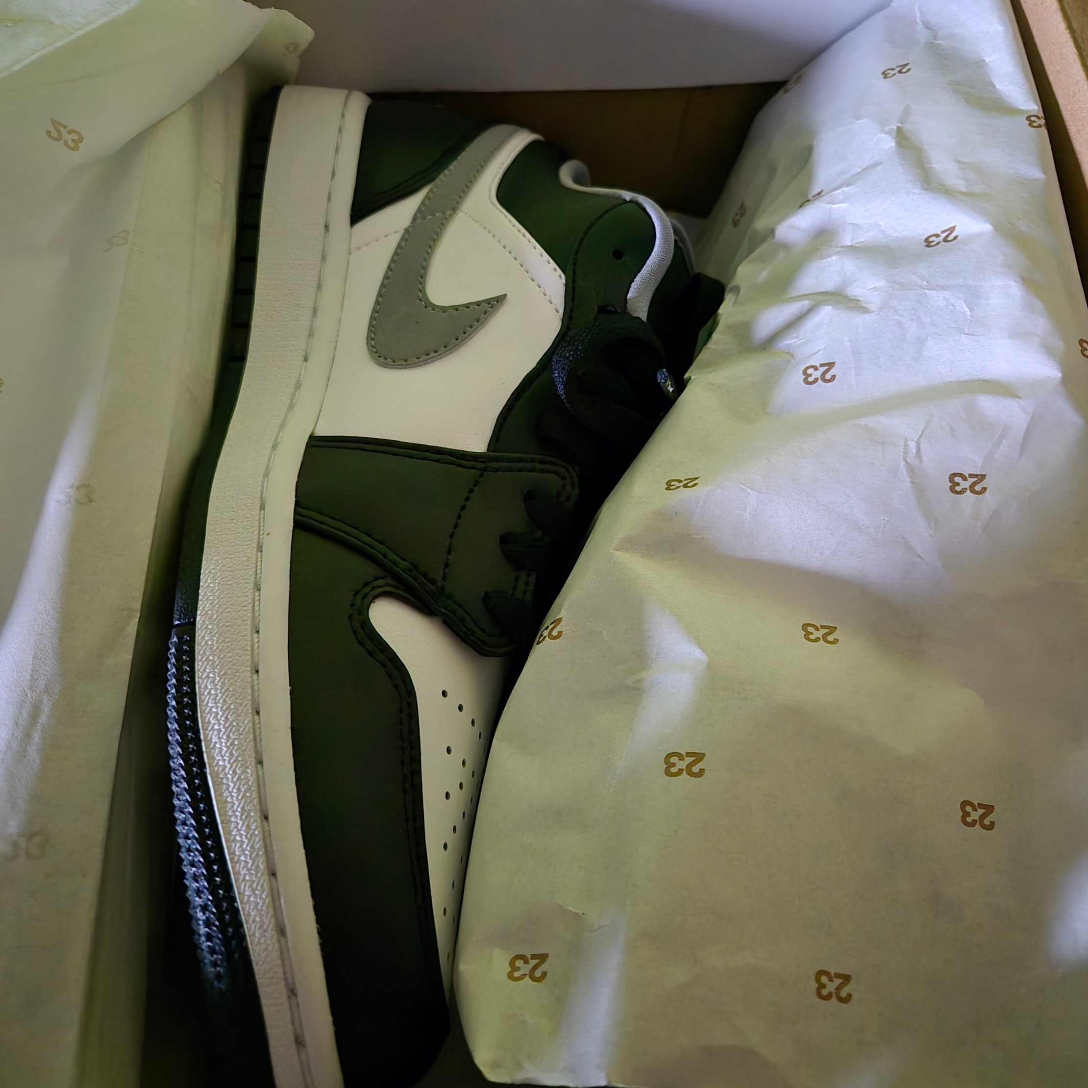 Jordan 1 Low Black Particle Grey 착용 스타일