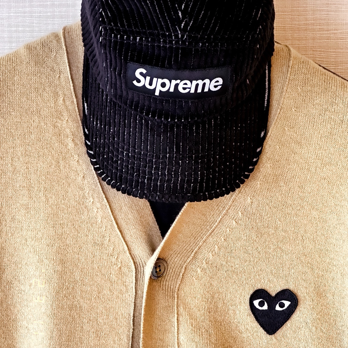 Supreme 2-Tone Corduroy Camp Cap Black - 23SS, Play Comme des Garcons Black Heart Knit Cardigan Beige 착용 스타일
