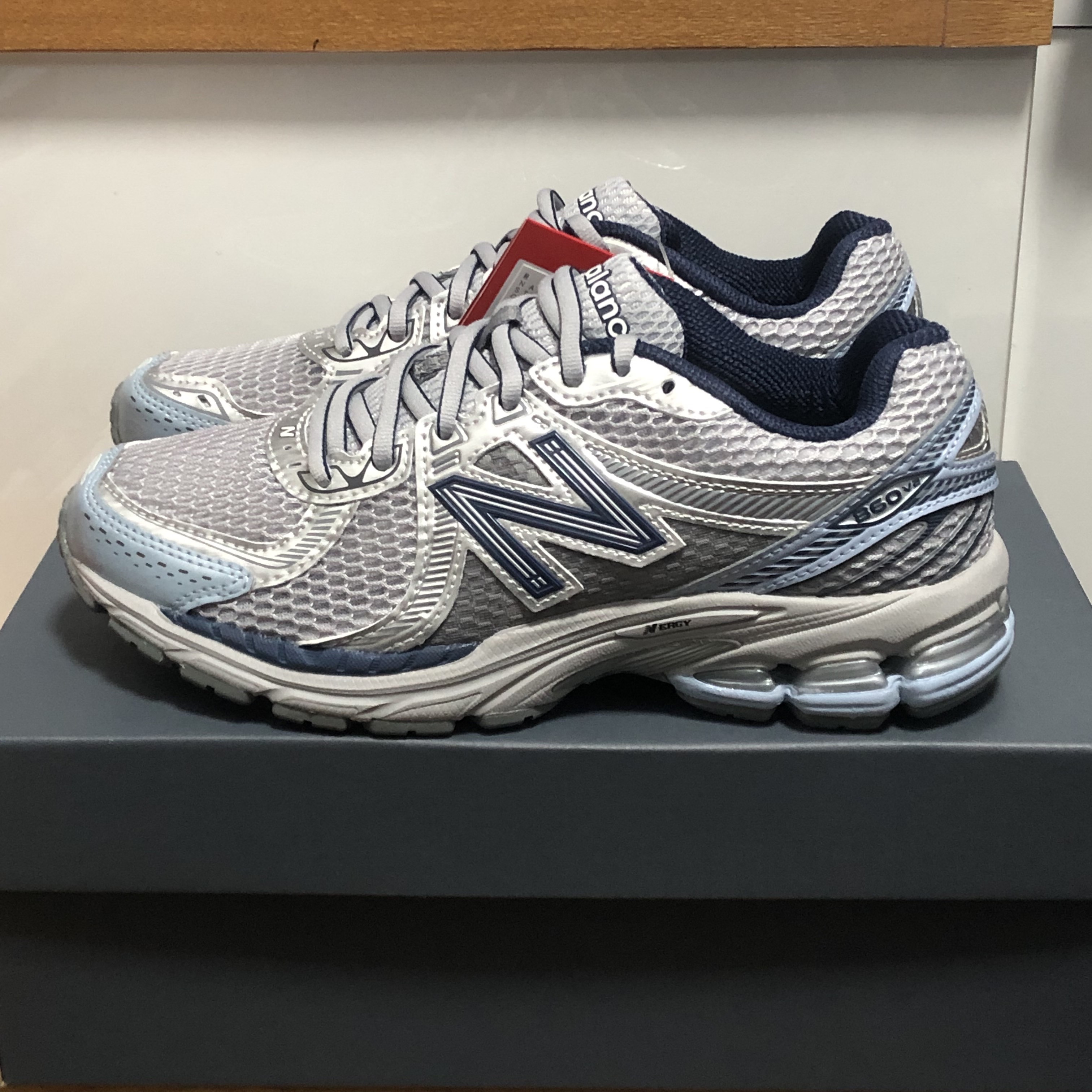 New Balance 860v2 Arctic Grey 착용 스타일