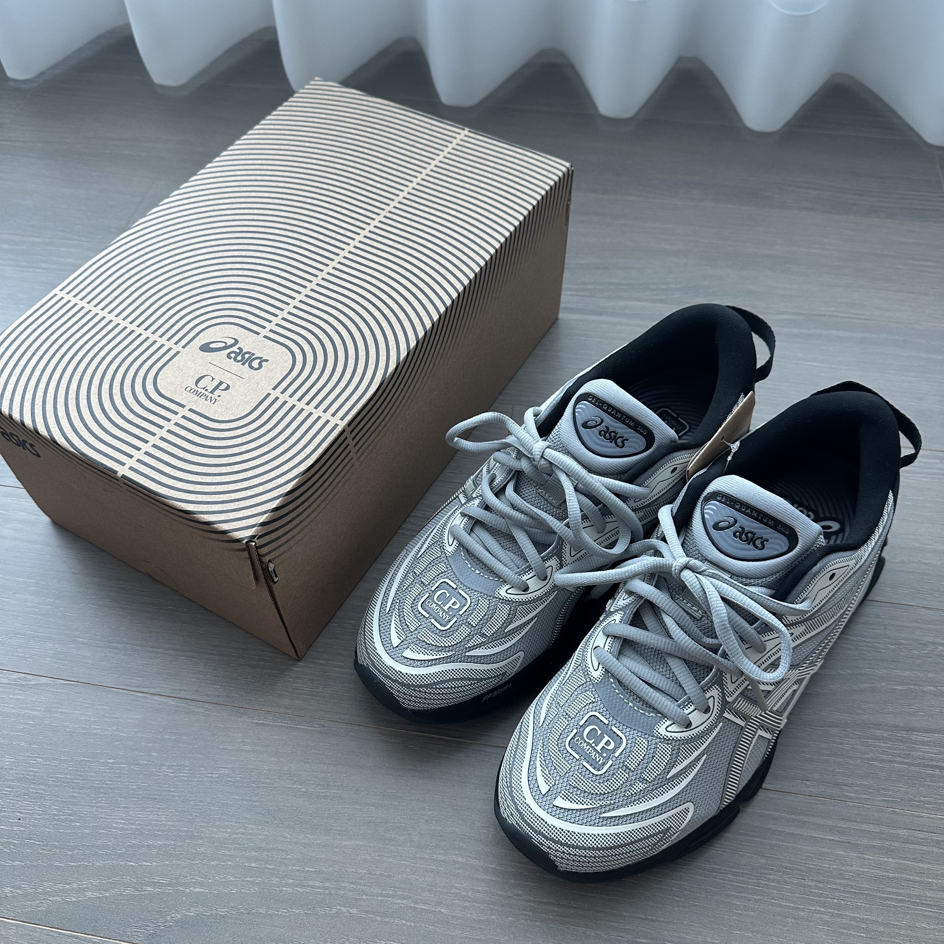 Asics x C.P. Company Gel-Quantum 360 VIII Cement Grey 착용 스타일 - 9