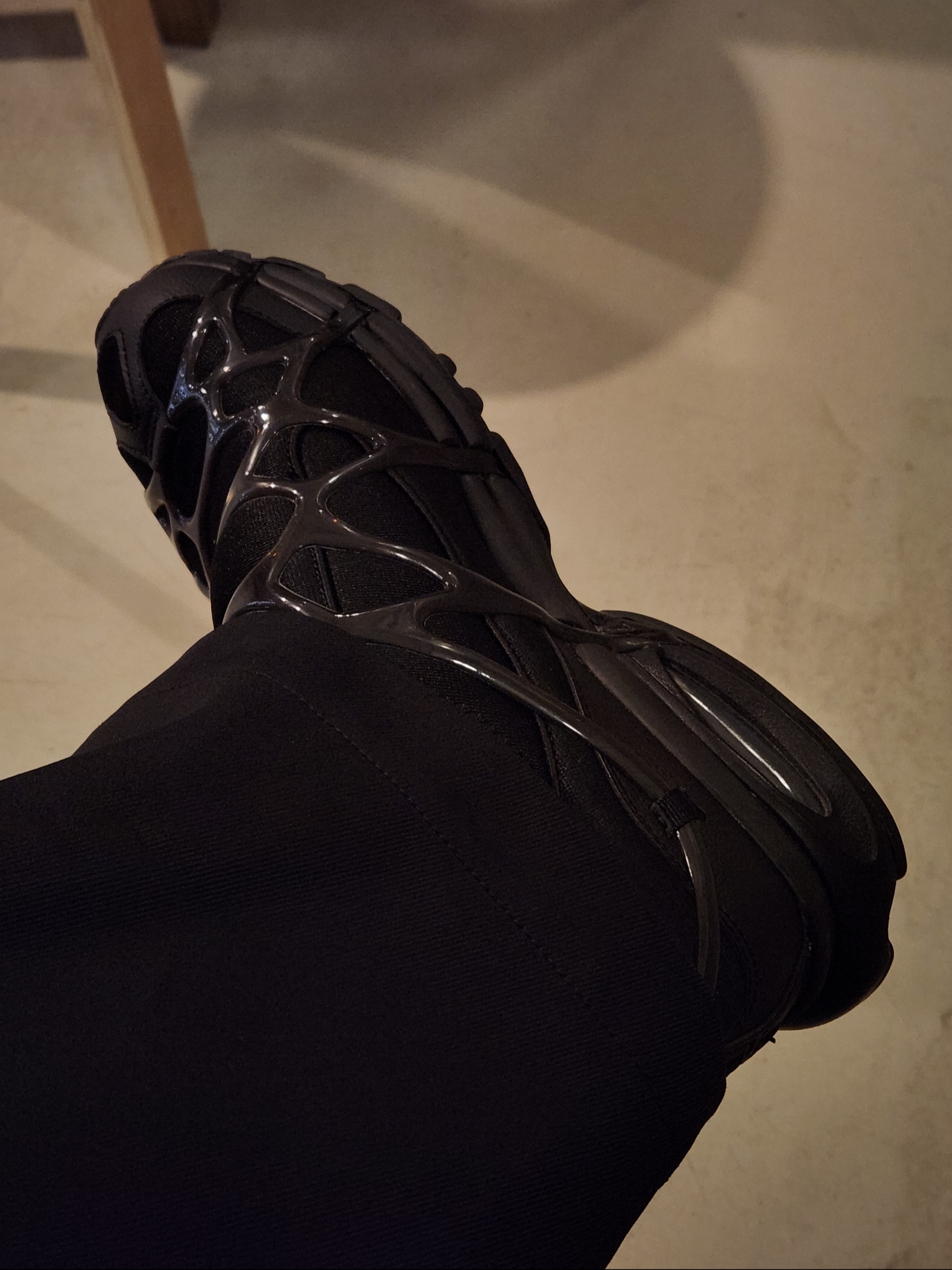 Nike Air Kukini Triple Black 착용 스타일