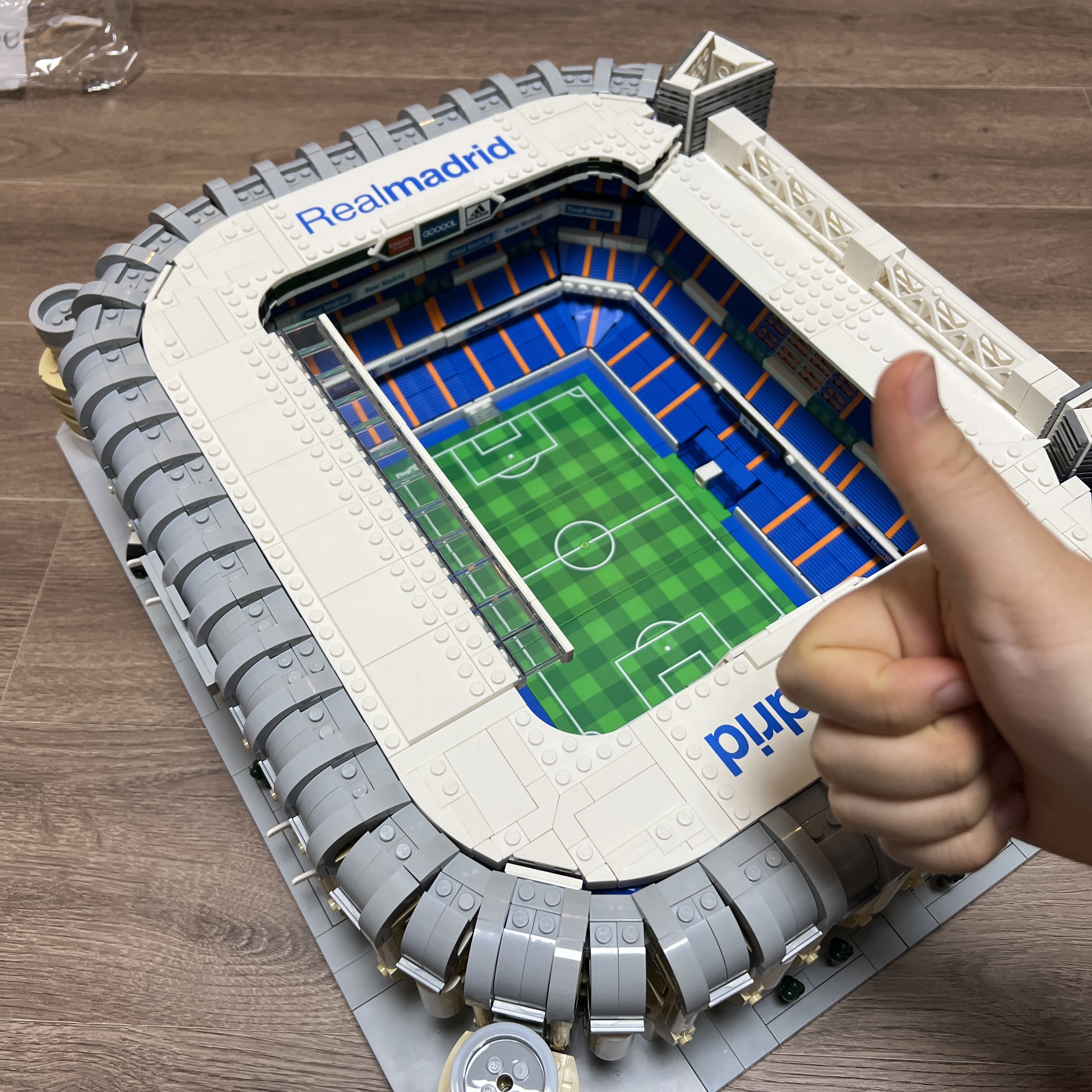 Lego Real Madrid Santiago Bernabeu Stadium 착용 스타일