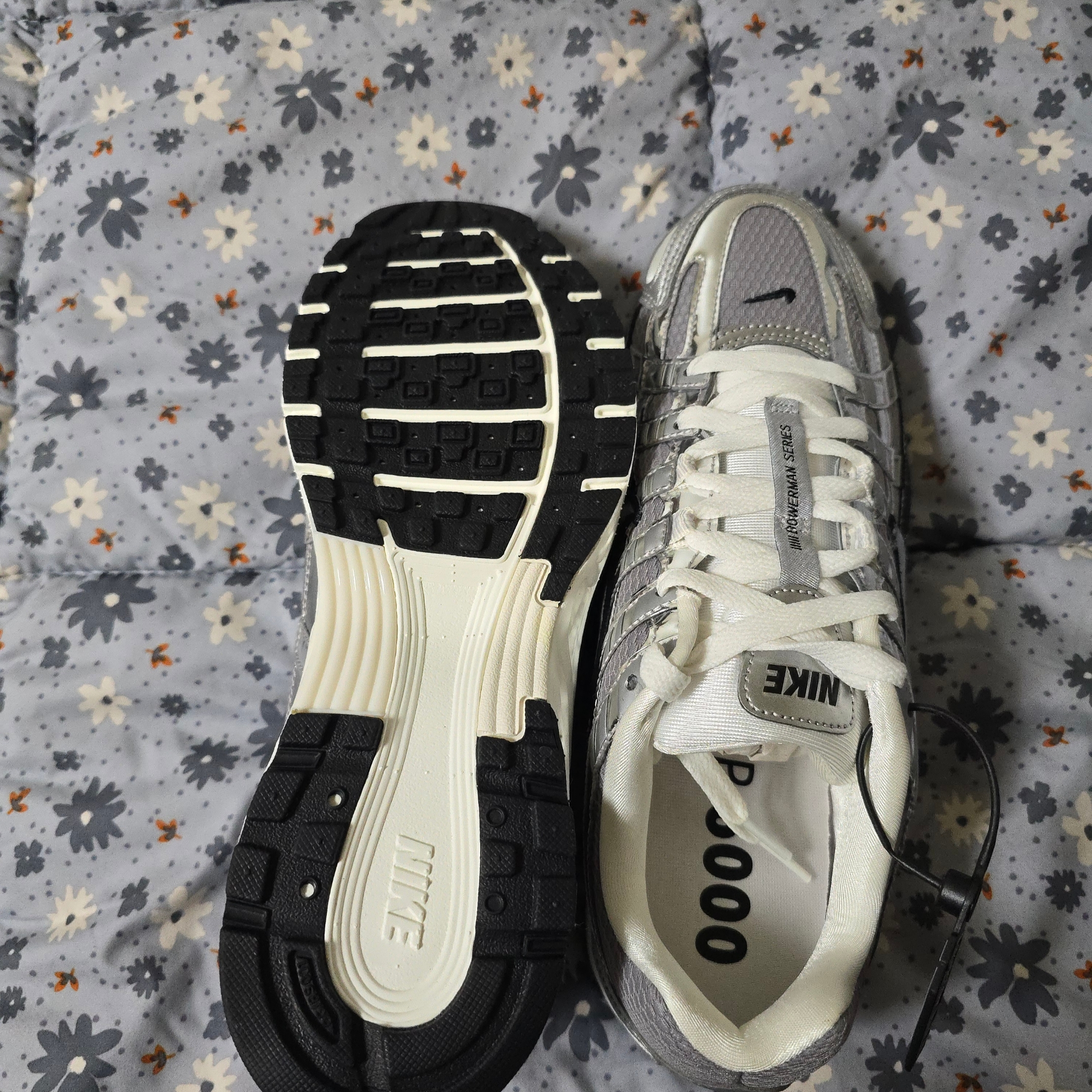 Nike P-6000 Metallic Silver 착용 스타일 - 4