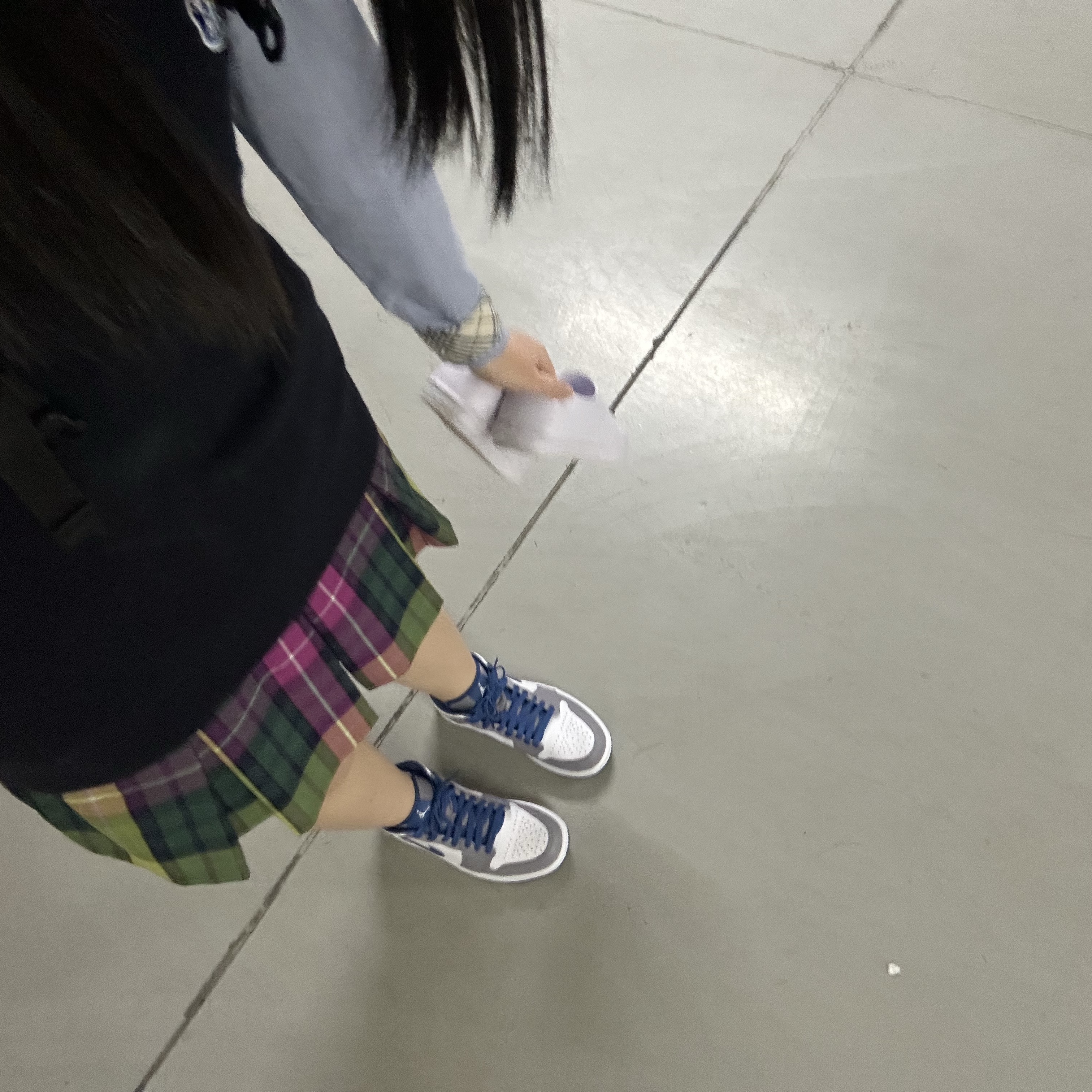 Jordan 1 Mid Cement Grey True Blue 착용 스타일