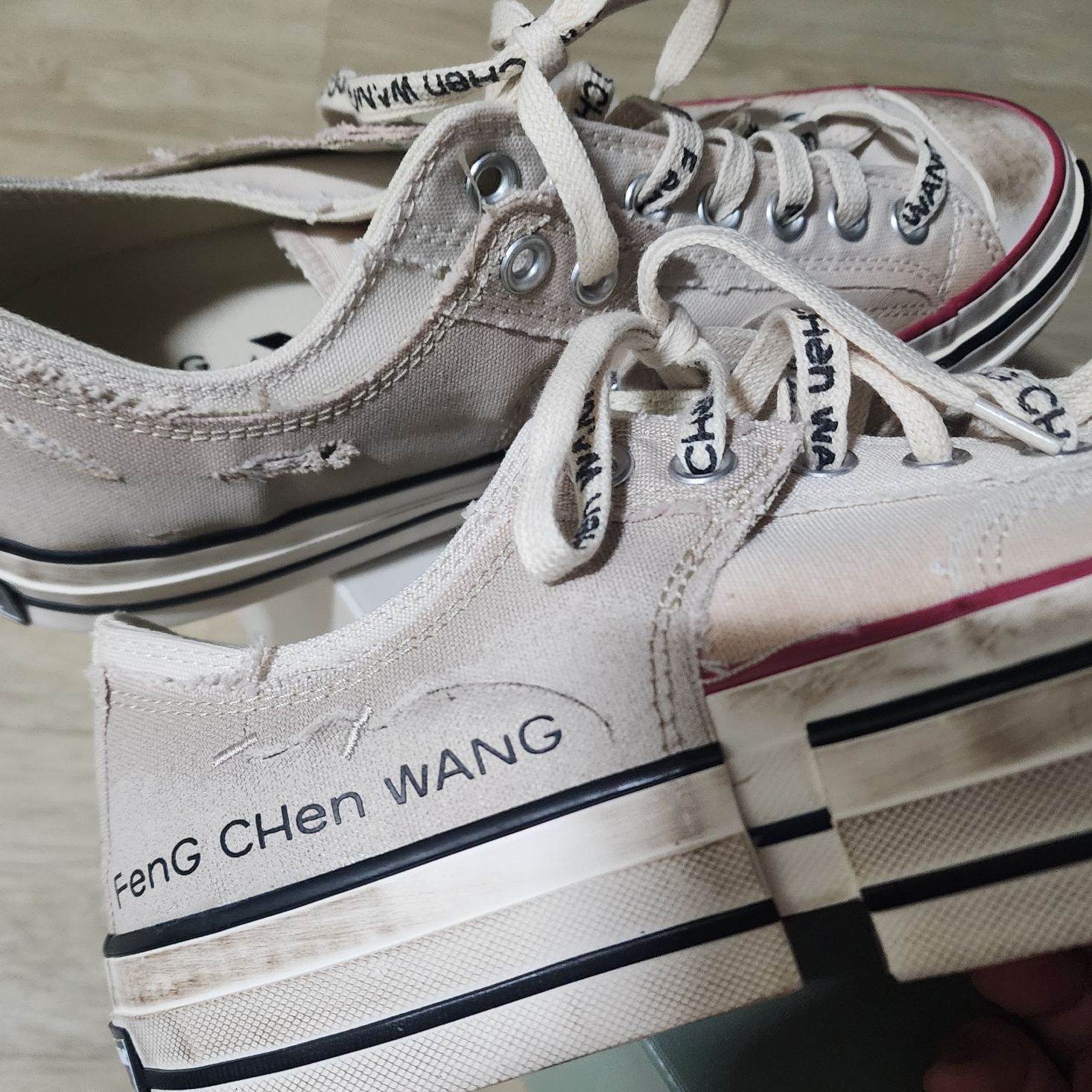 Converse x Feng Chen Wang Chuck 70 Ox 2-in-1 Brown Rice 착용 스타일 - 3