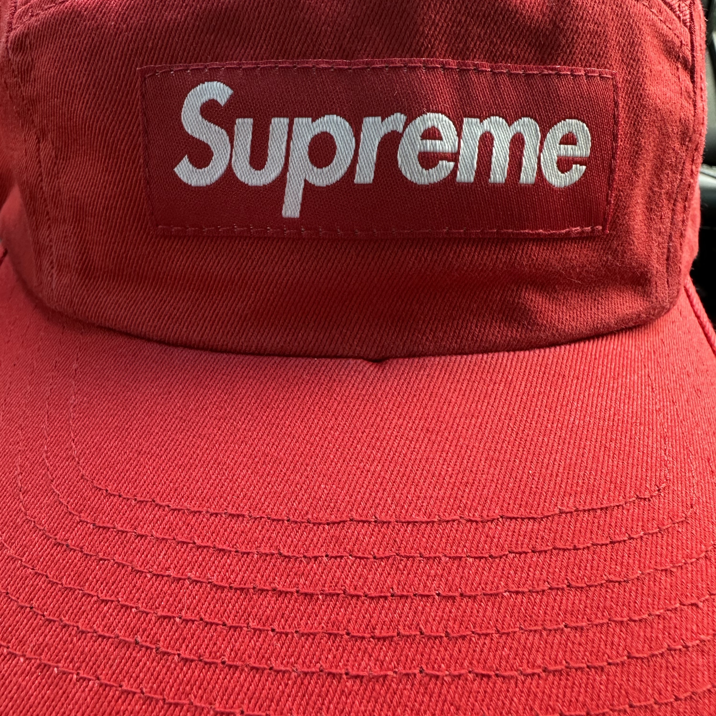 Supreme Washed Chino Twill Camp Cap Red 착용 스타일 - 2