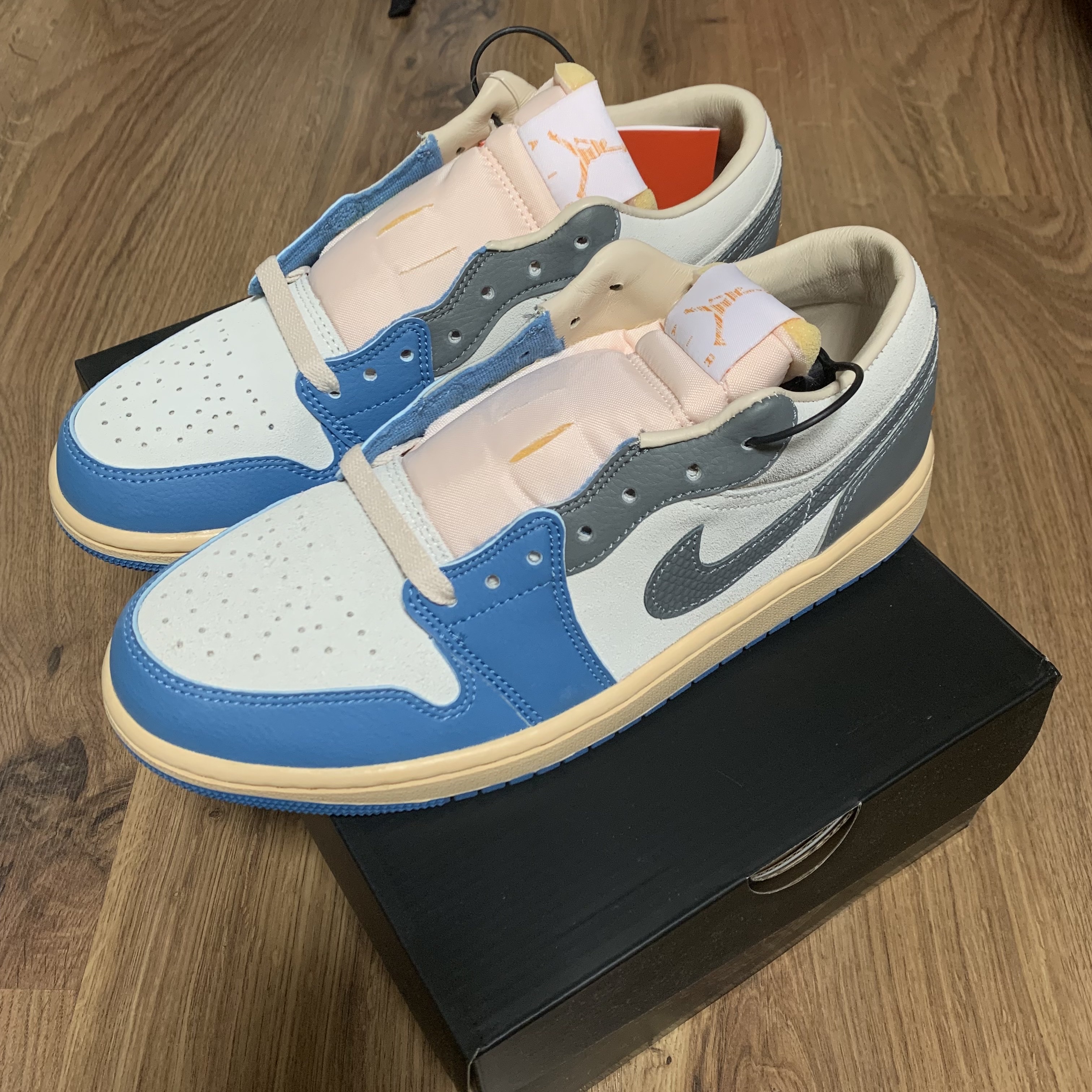 Jordan 1 Low SE Tokyo 96 착용 스타일 - 1
