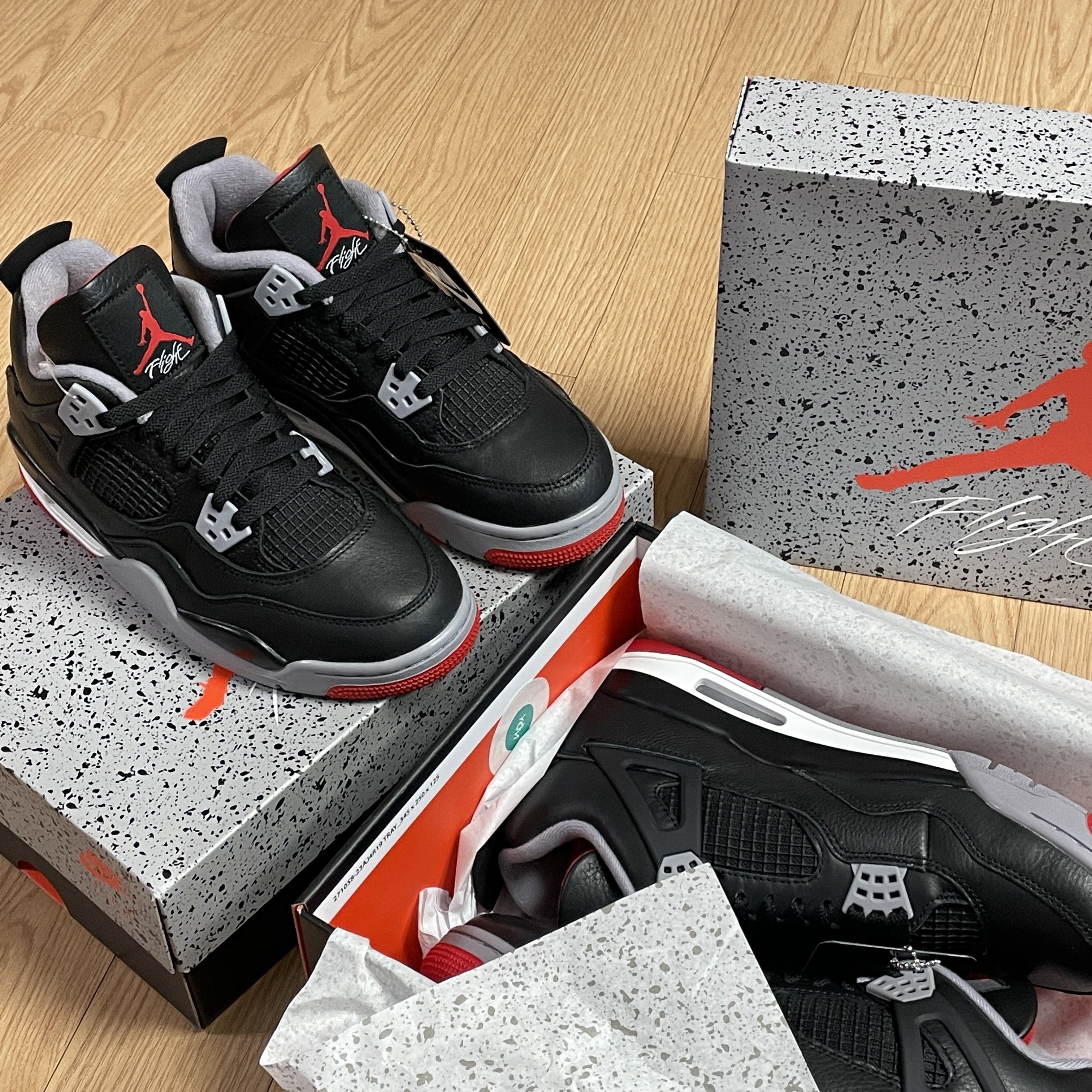 Jordan 4 Retro Bred Reimagined, (GS) Jordan 4 Retro Bred Reimagined 착용 스타일 - 3
