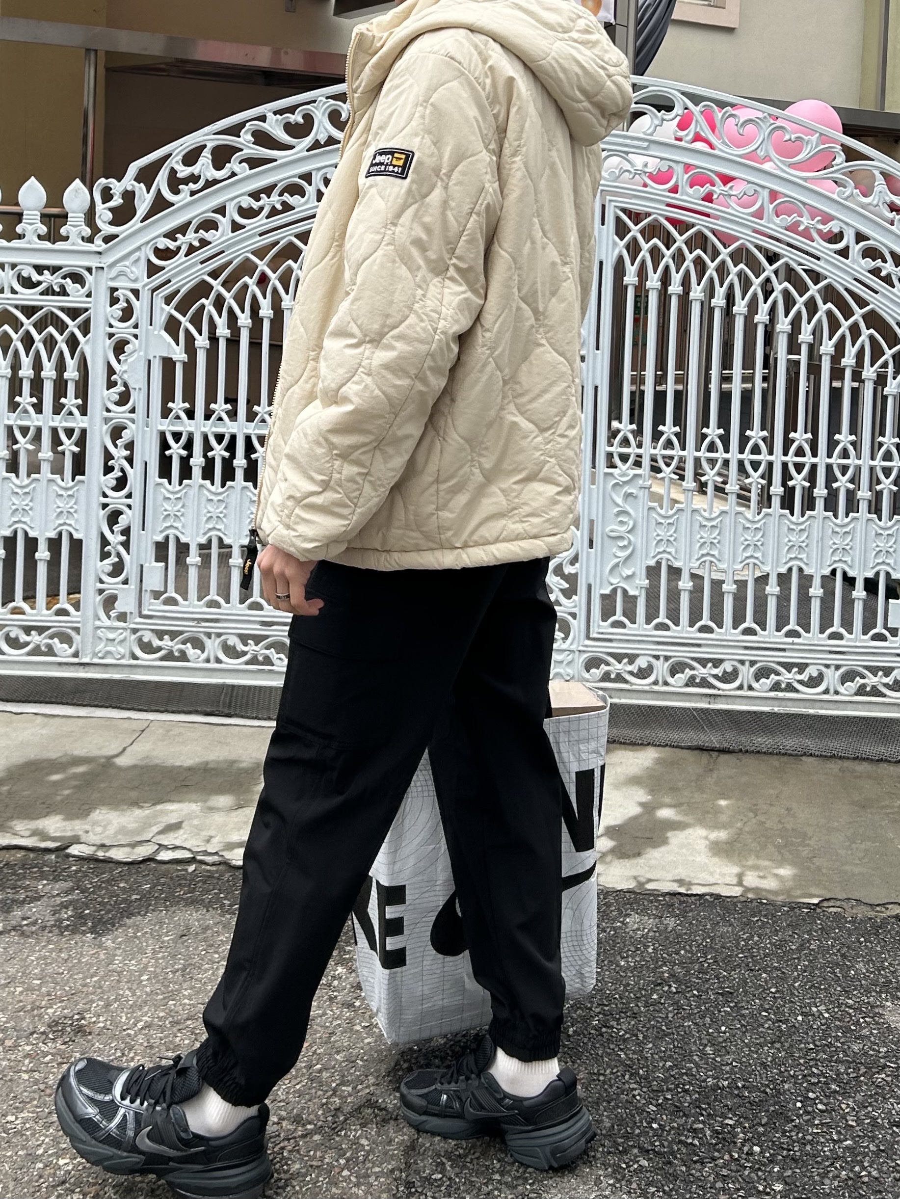 Nike V2K Run Black Anthracite 착용 스타일