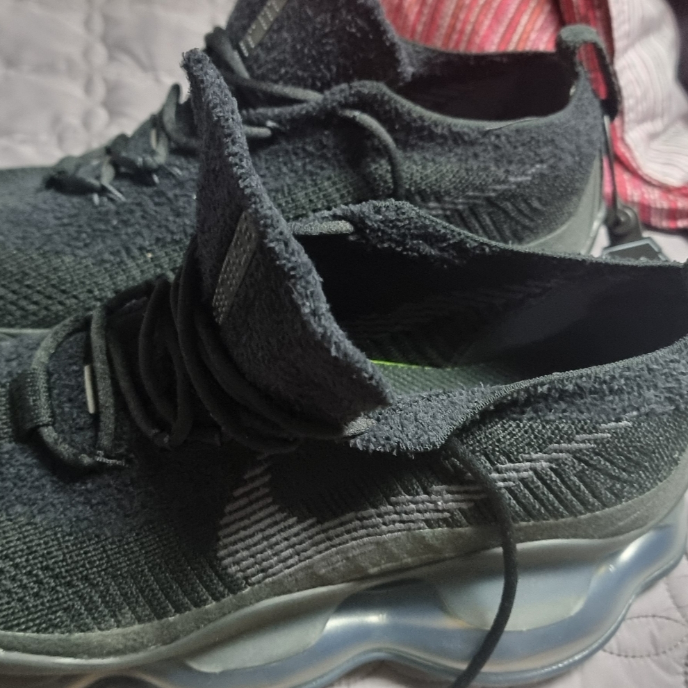 Nike Air Max Scorpion Flyknit Black Anthracite 착용 스타일