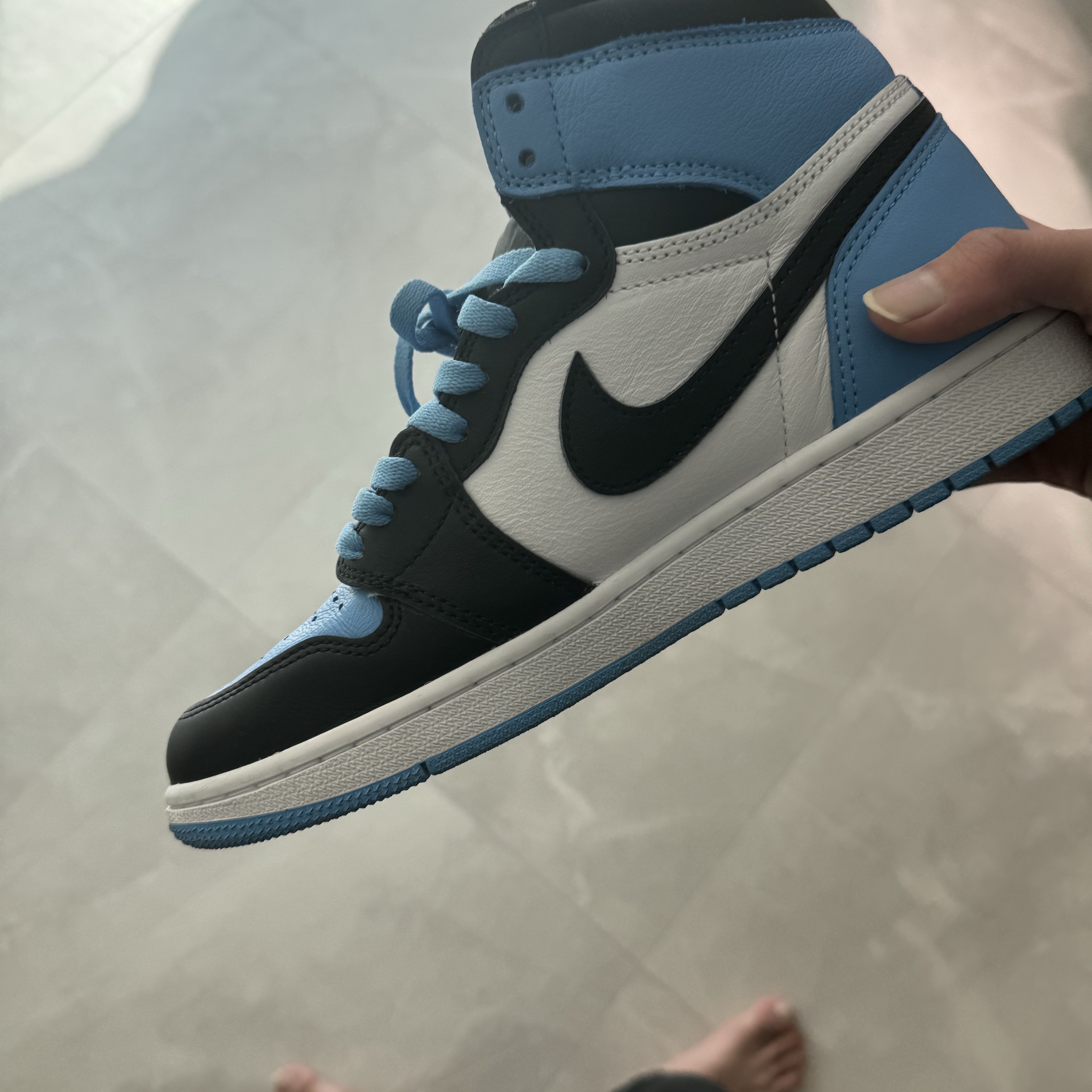 Jordan 1 Retro High OG University Blue 착용 스타일