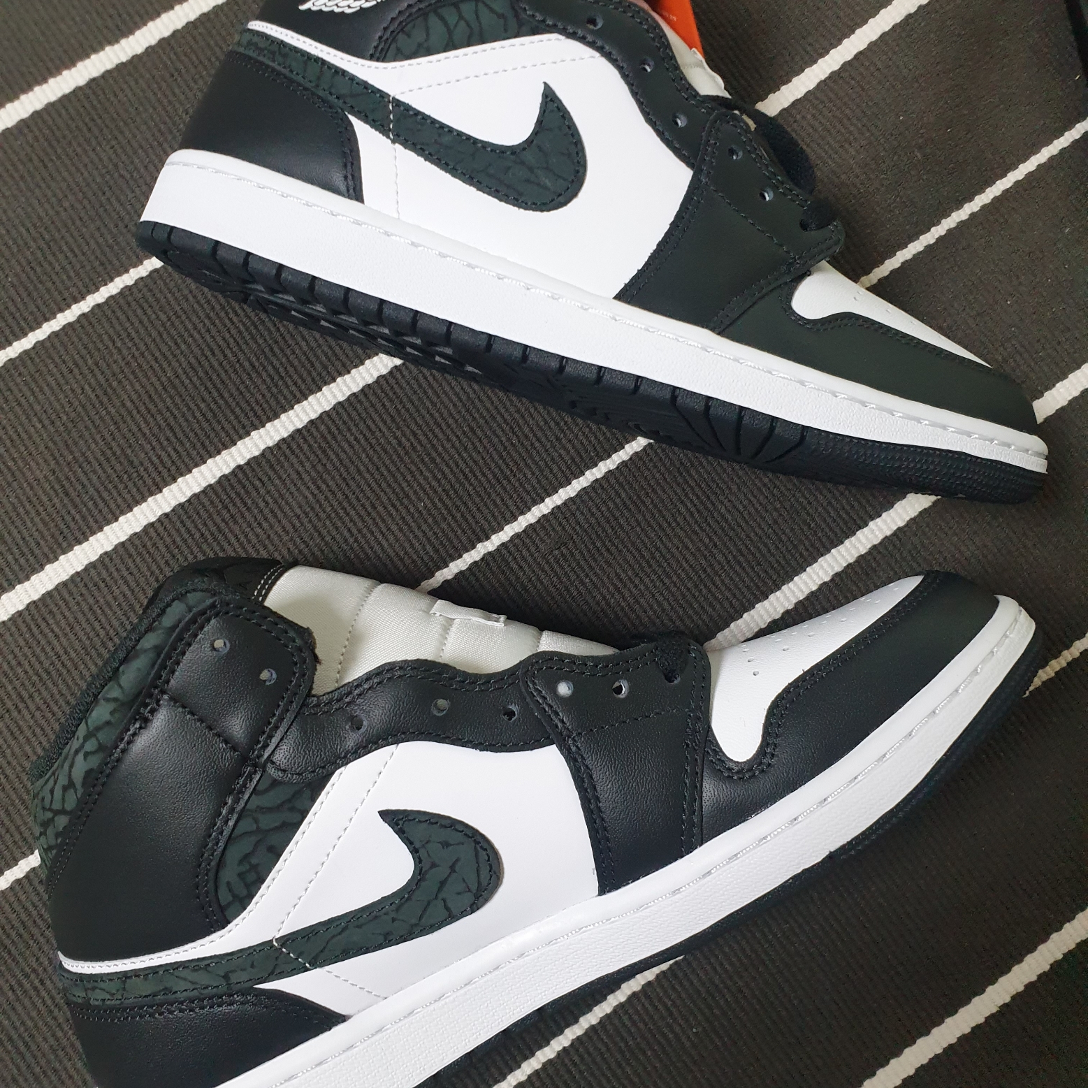 Jordan 1 Mid SE Off Noir Black White 착용 스타일