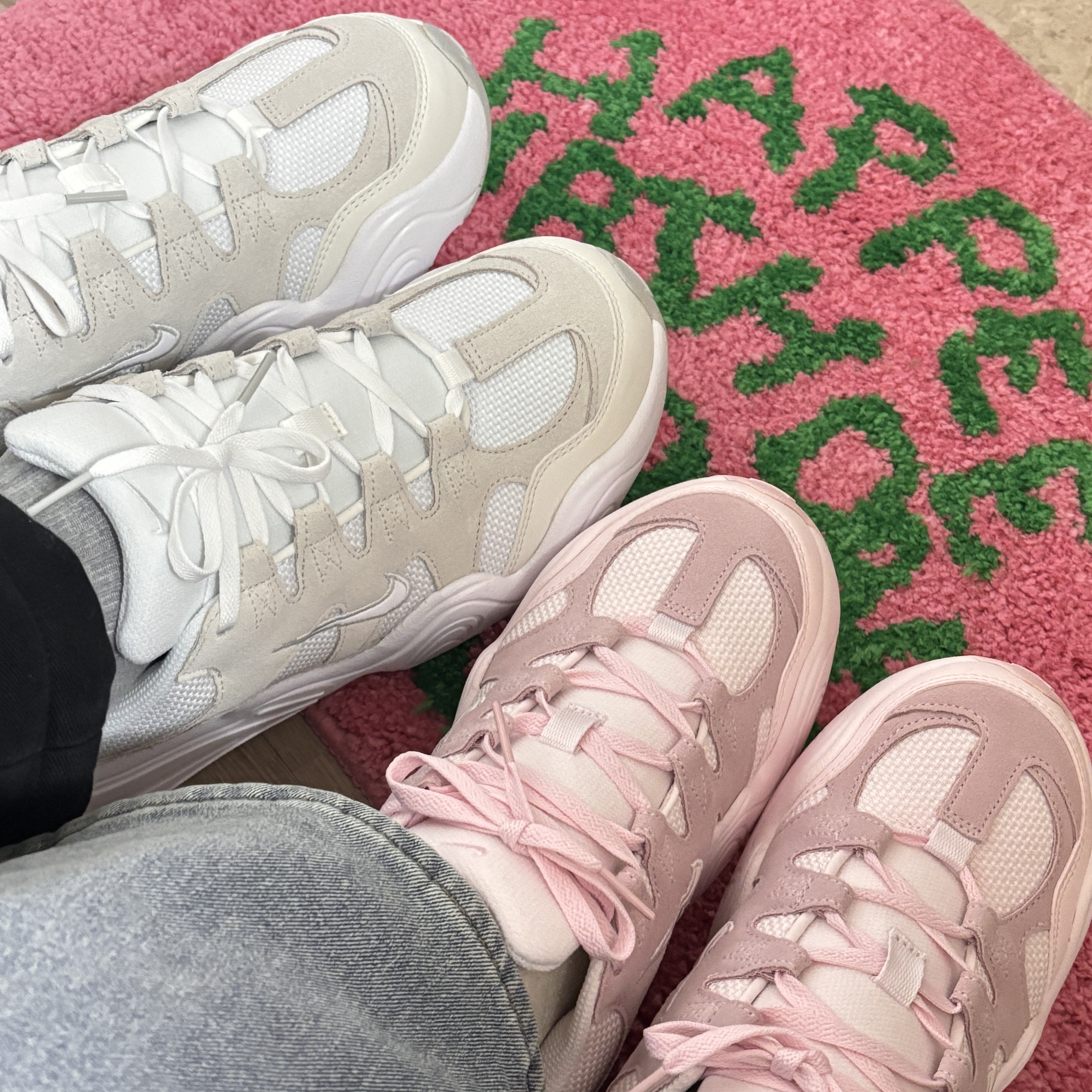 (W) Nike Tech Hera Pearl Pink 착용 스타일