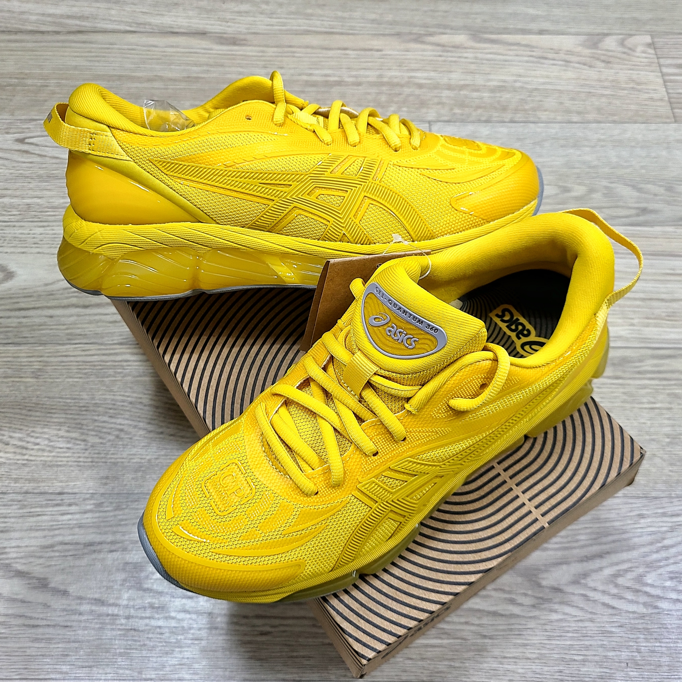 Asics x C.P. Company Gel-Quantum 360 VIII Yellow 착용 스타일
