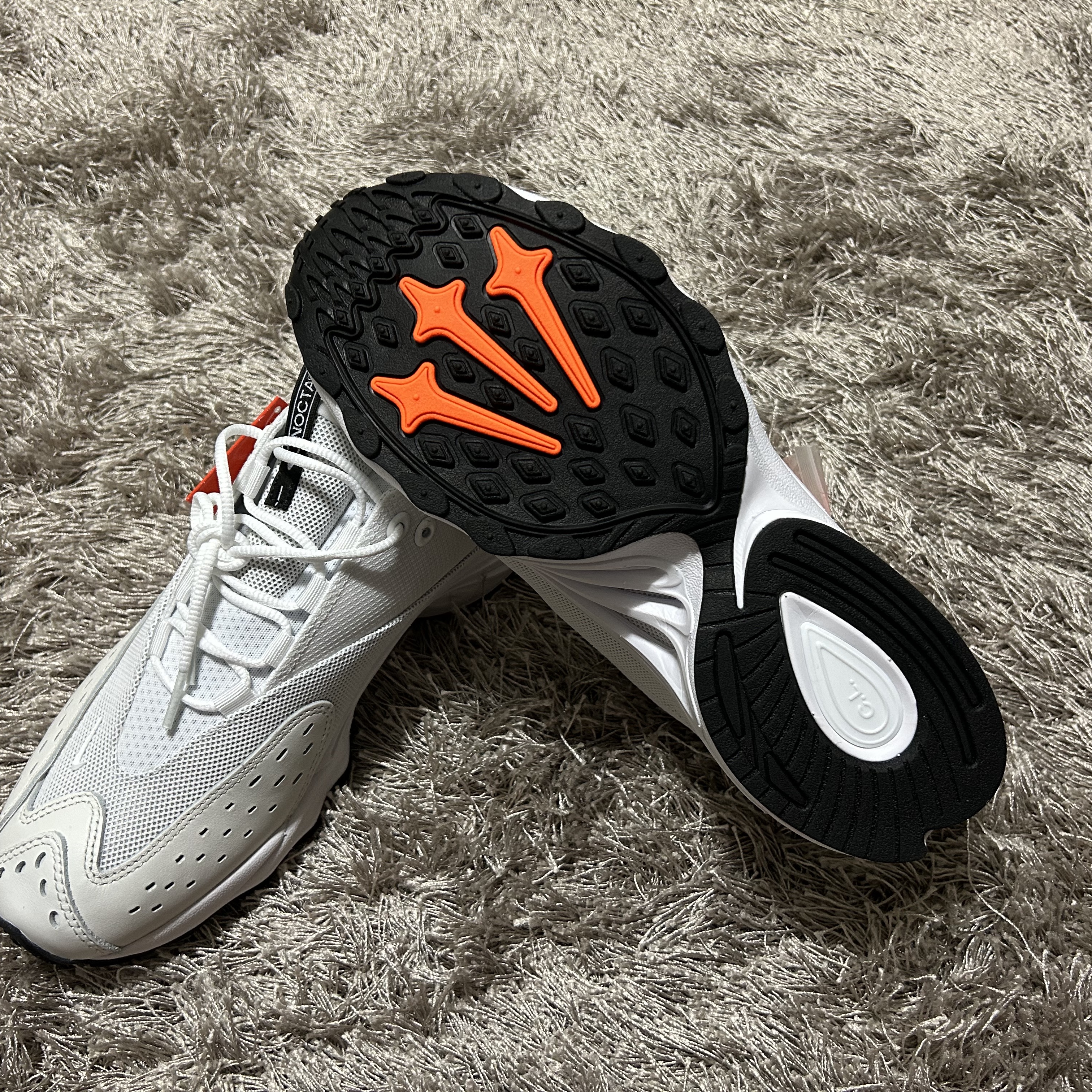 Nike x Drake Nocta Air Zoom Drive Summit White 착용 스타일 - 3