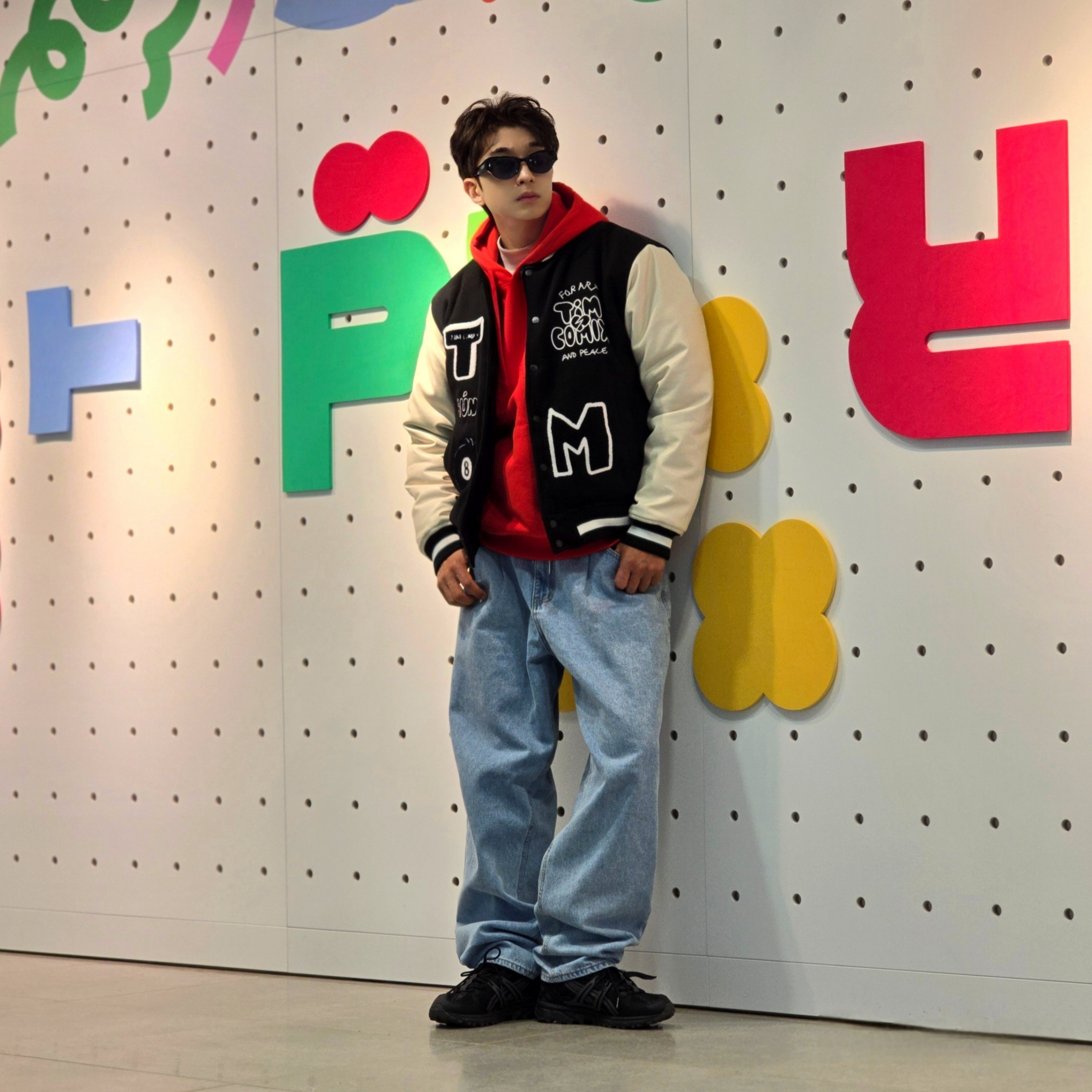 Stussy Beach Roots Hoodie Red, Asics Gel-Sonoma 15-50 Black Obsidian Grey 착용 스타일 - 7
