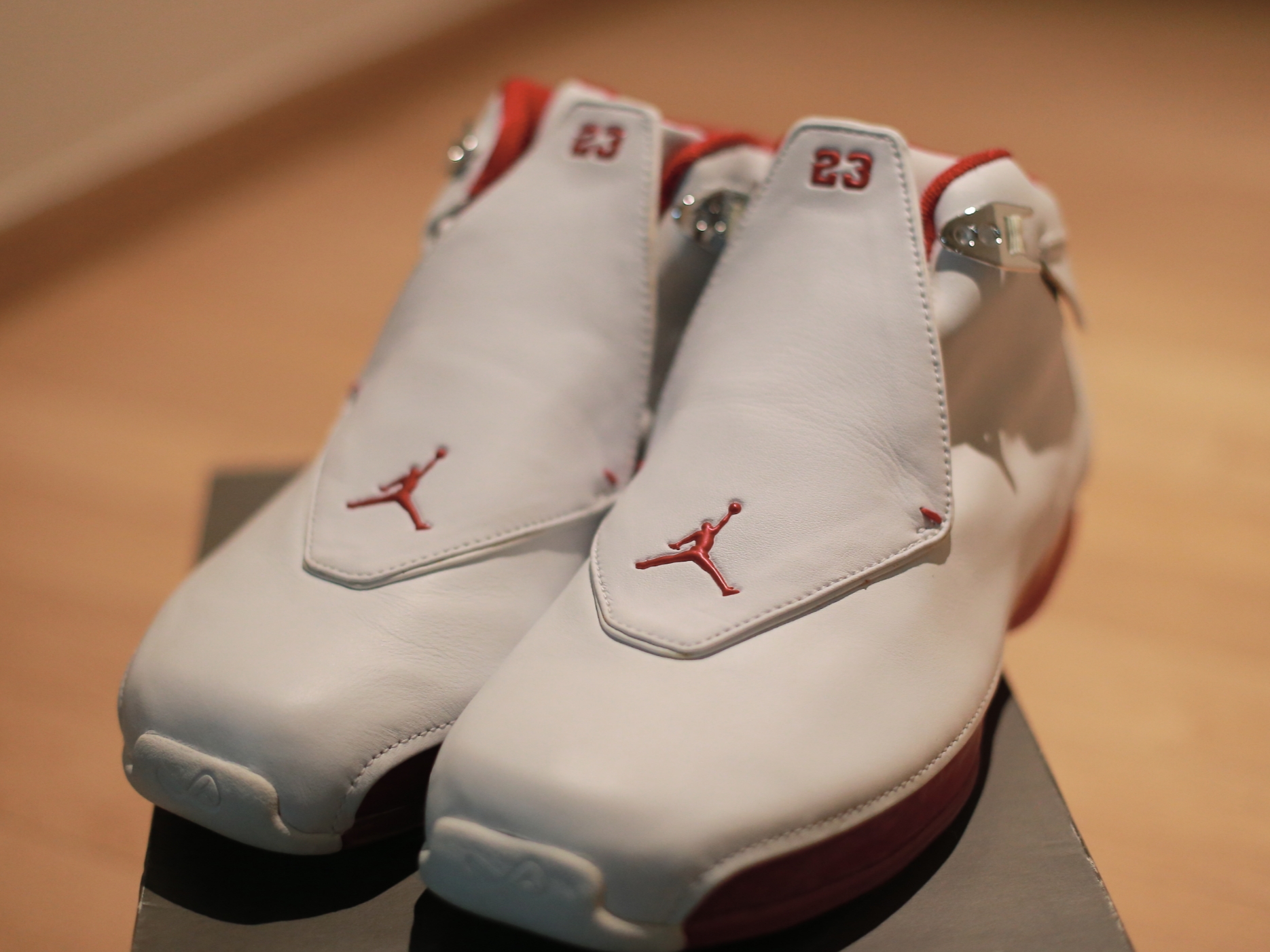 Jordan 18 OG White Sport Royal 착용 스타일 - 4